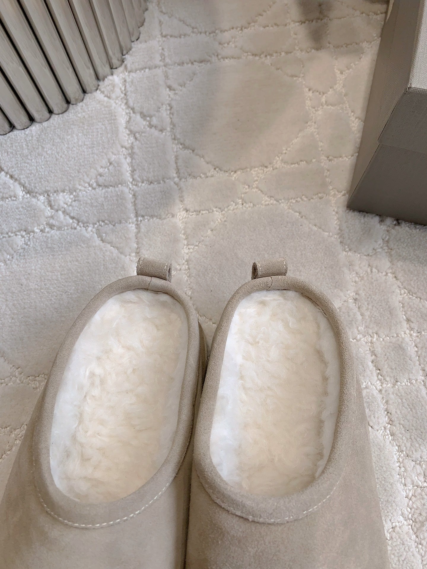 Balanciaga ALASKA SLIPPER IN BEIGE SUEDE
