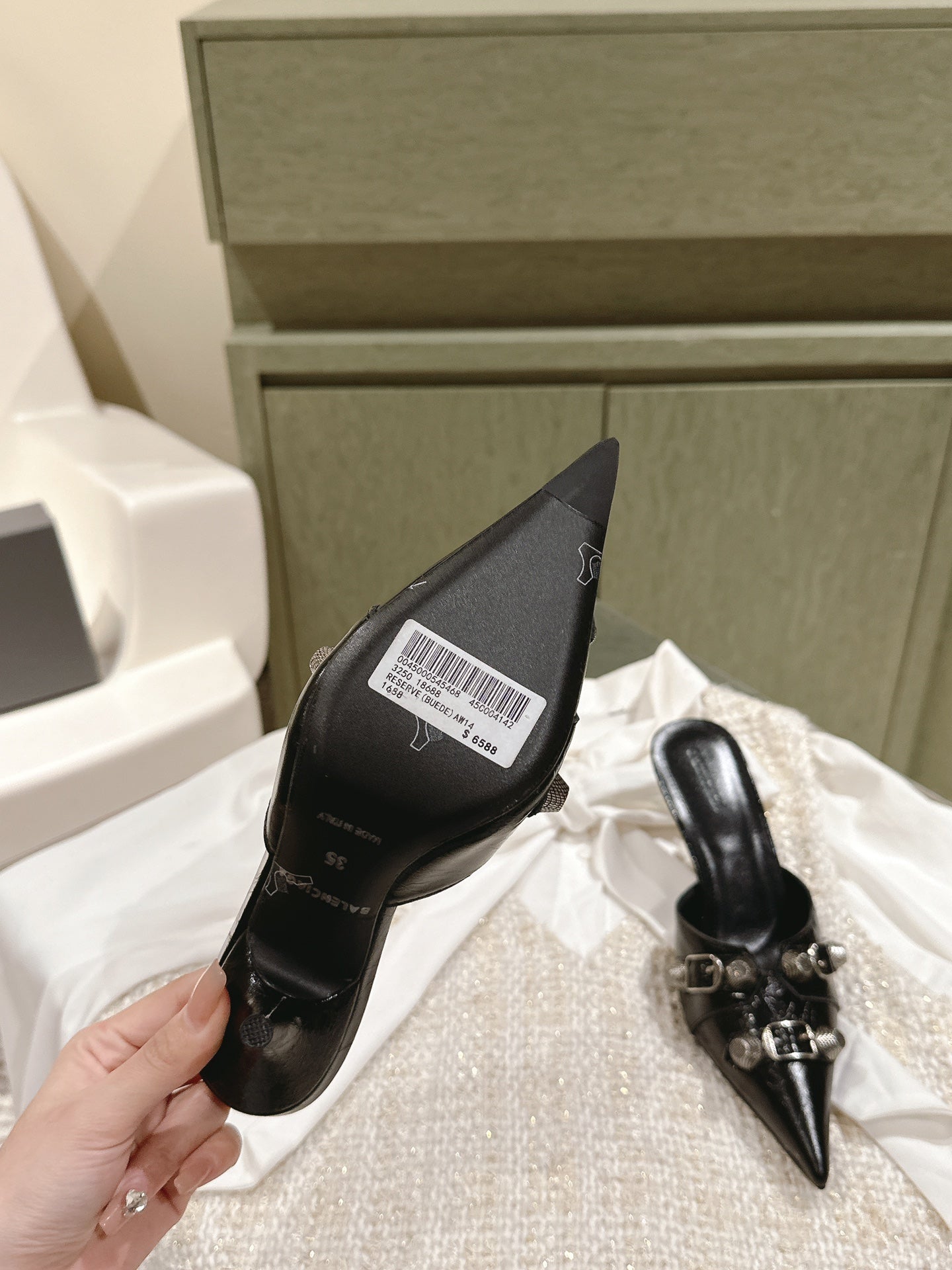 Balanciaga CAGOLE POINTED HIGH MULES IN BLACK SHINY CALFSKIN