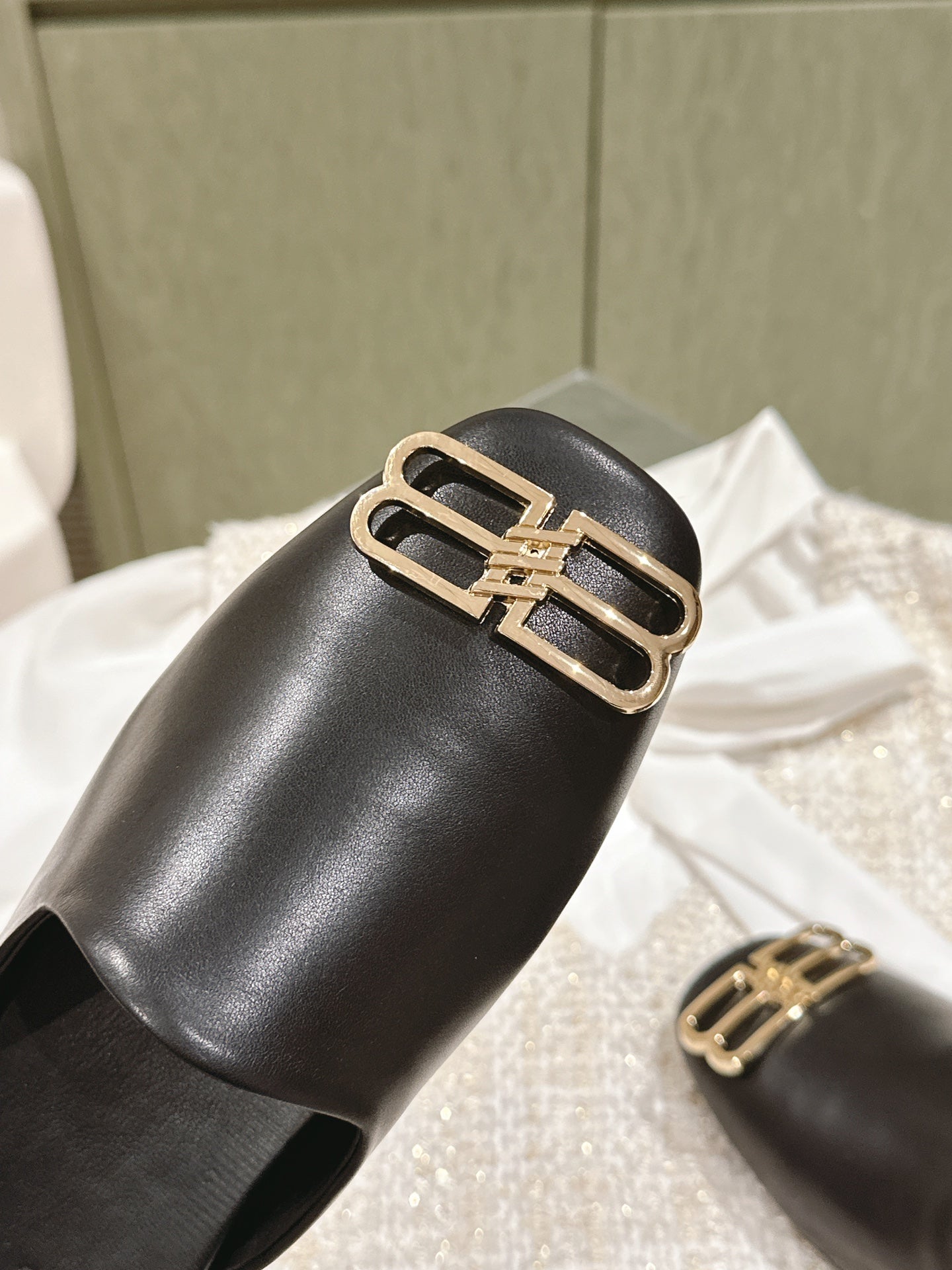 Balanciaga BLACK SHINY LAMBSKIN SQUARE TOE FLAT MULES GOLD BUCKLE