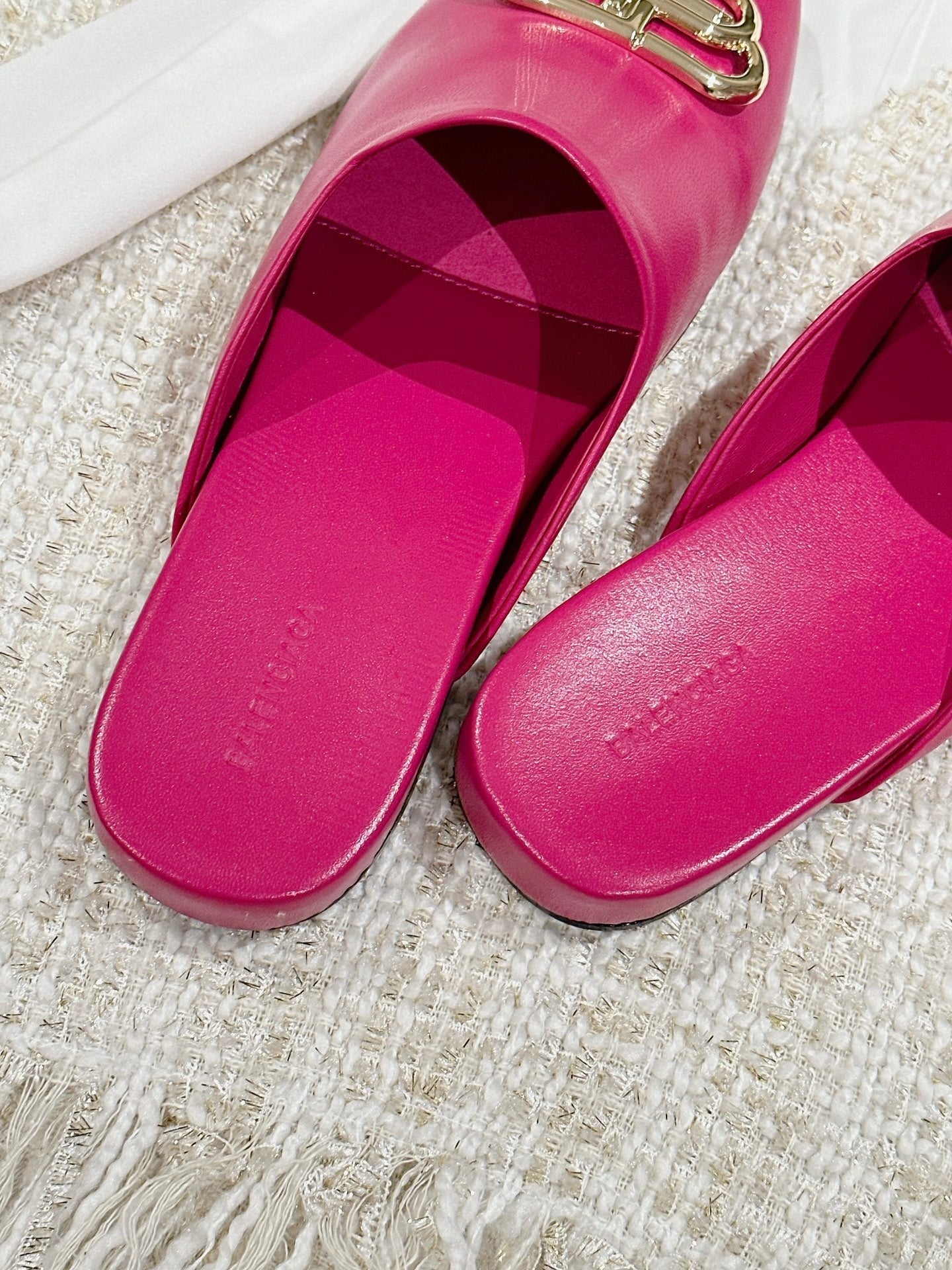 Balanciaga FLAT MULES IN DEEP PINK SMOOTH CALFSKIN GOLD BUCKLE