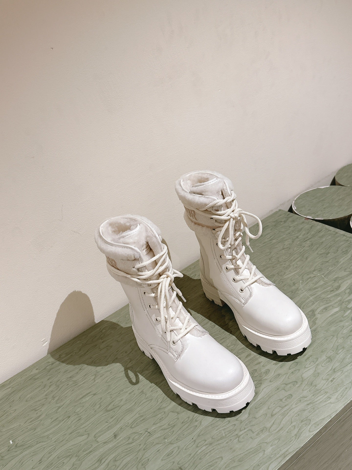 DIOR Ankle Boots In White Calfskin With Wool Fleece Lining 995818