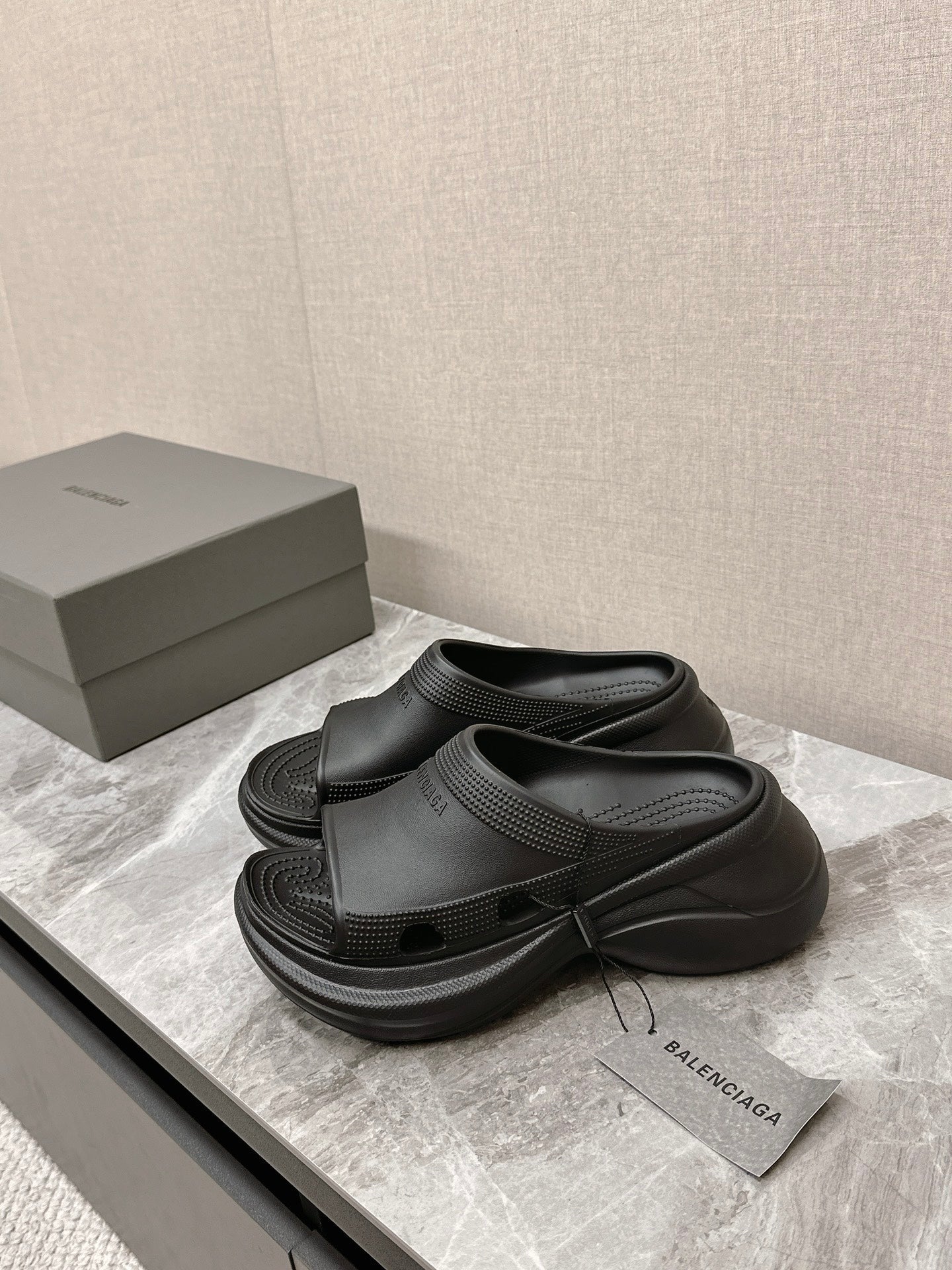 Balanciaga POOL CROCS SLIDE SANDAL IN BLACK RUBBER