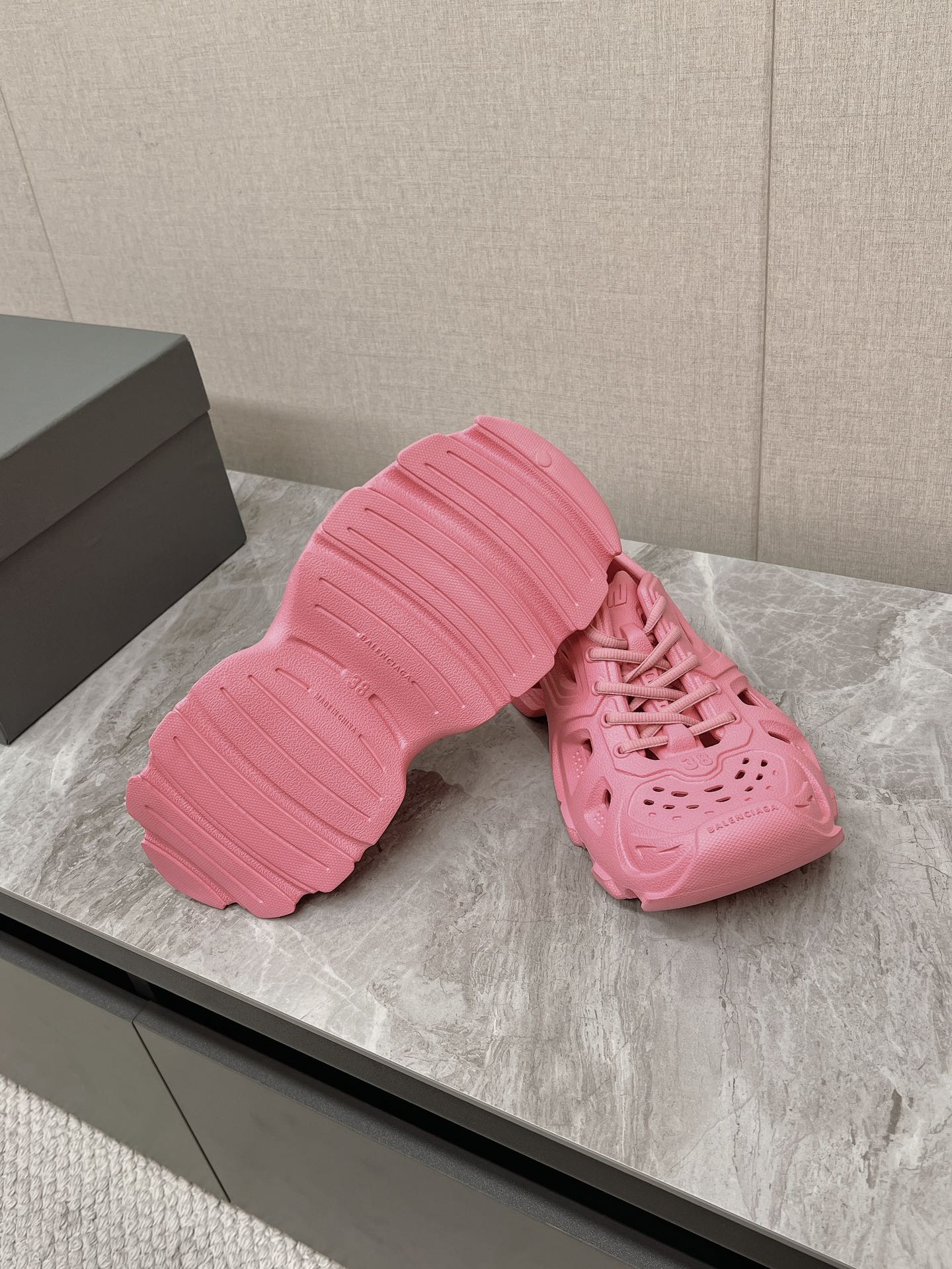 Balanciaga SNEAKERS IN PINK RUBBER
