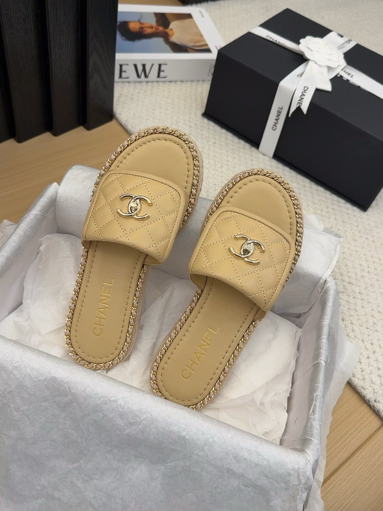 CHANEL 25c Mule Quilted