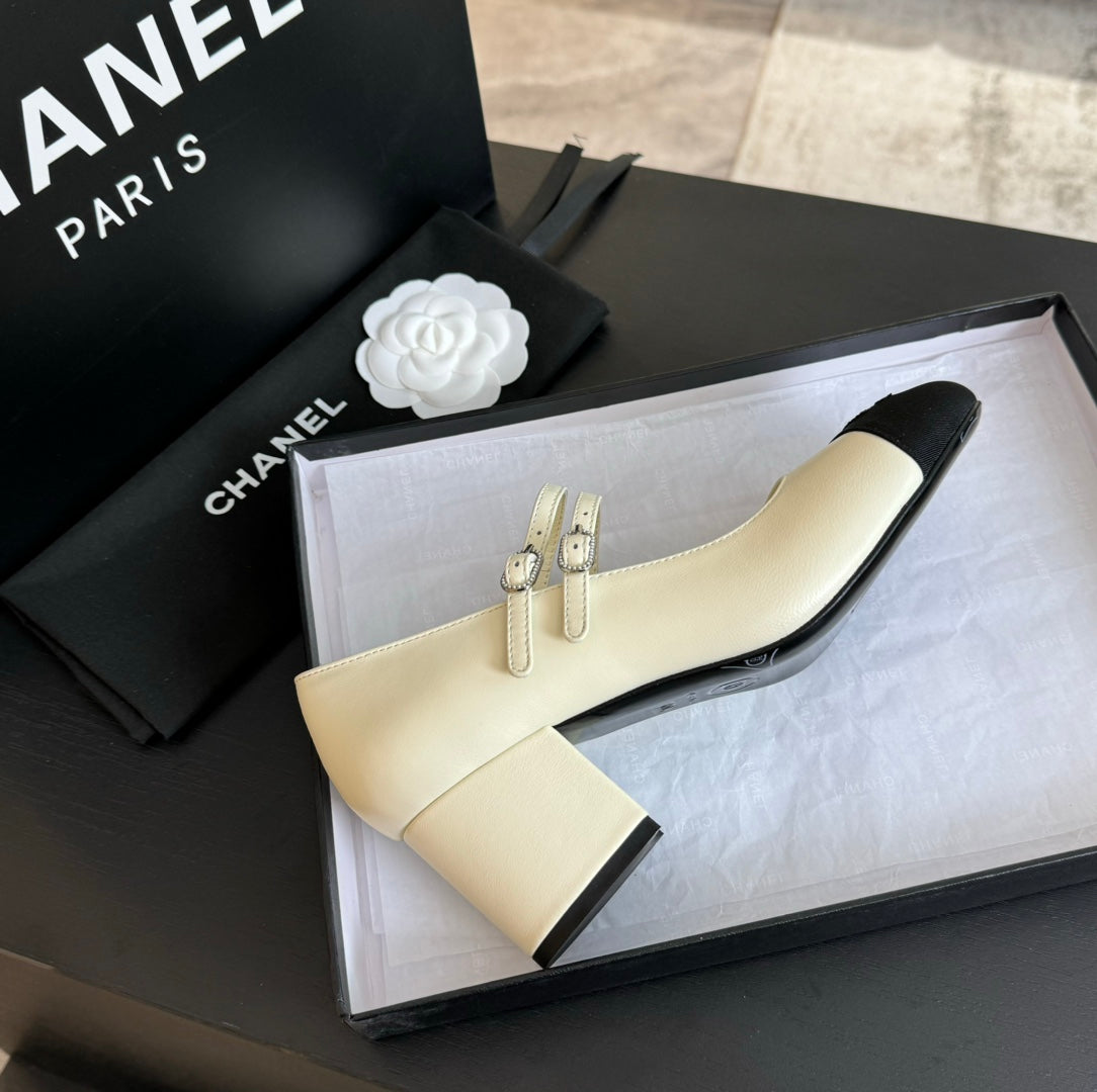 CHANEL 25C Mary Jane White Sheepskin 212989