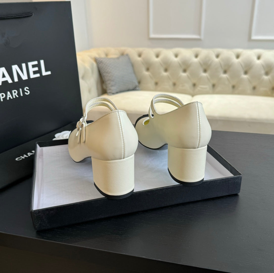 CHANEL 25C Mary Jane White Sheepskin 212989
