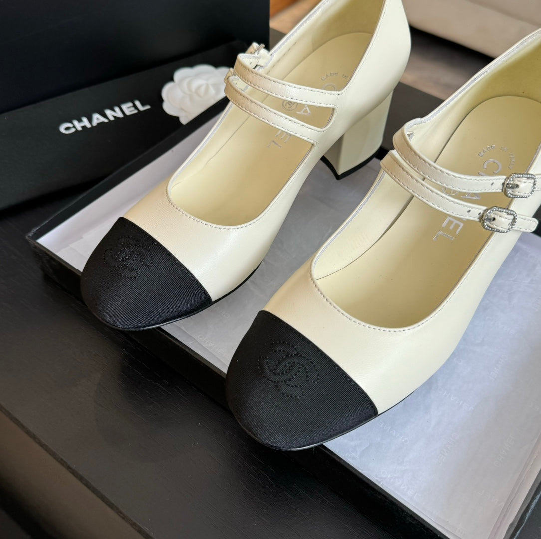 CHANEL 25C Mary Jane White Sheepskin 212989