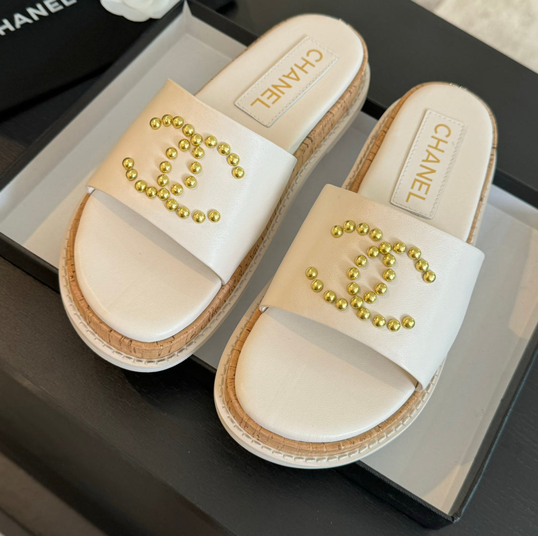CHANEL 25C Slippers White Sheepskin 213107