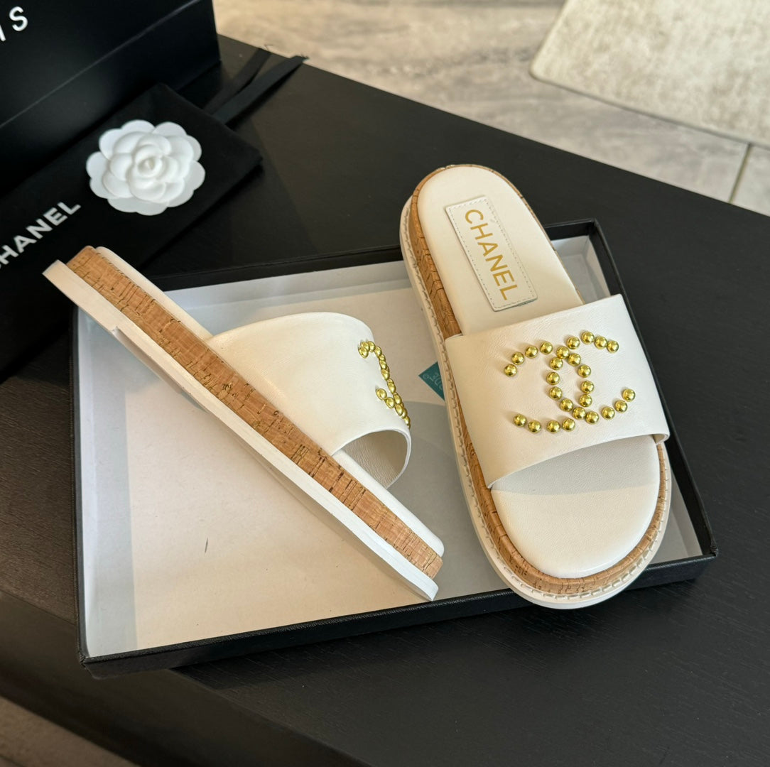 CHANEL 25C Slippers White Sheepskin 213107