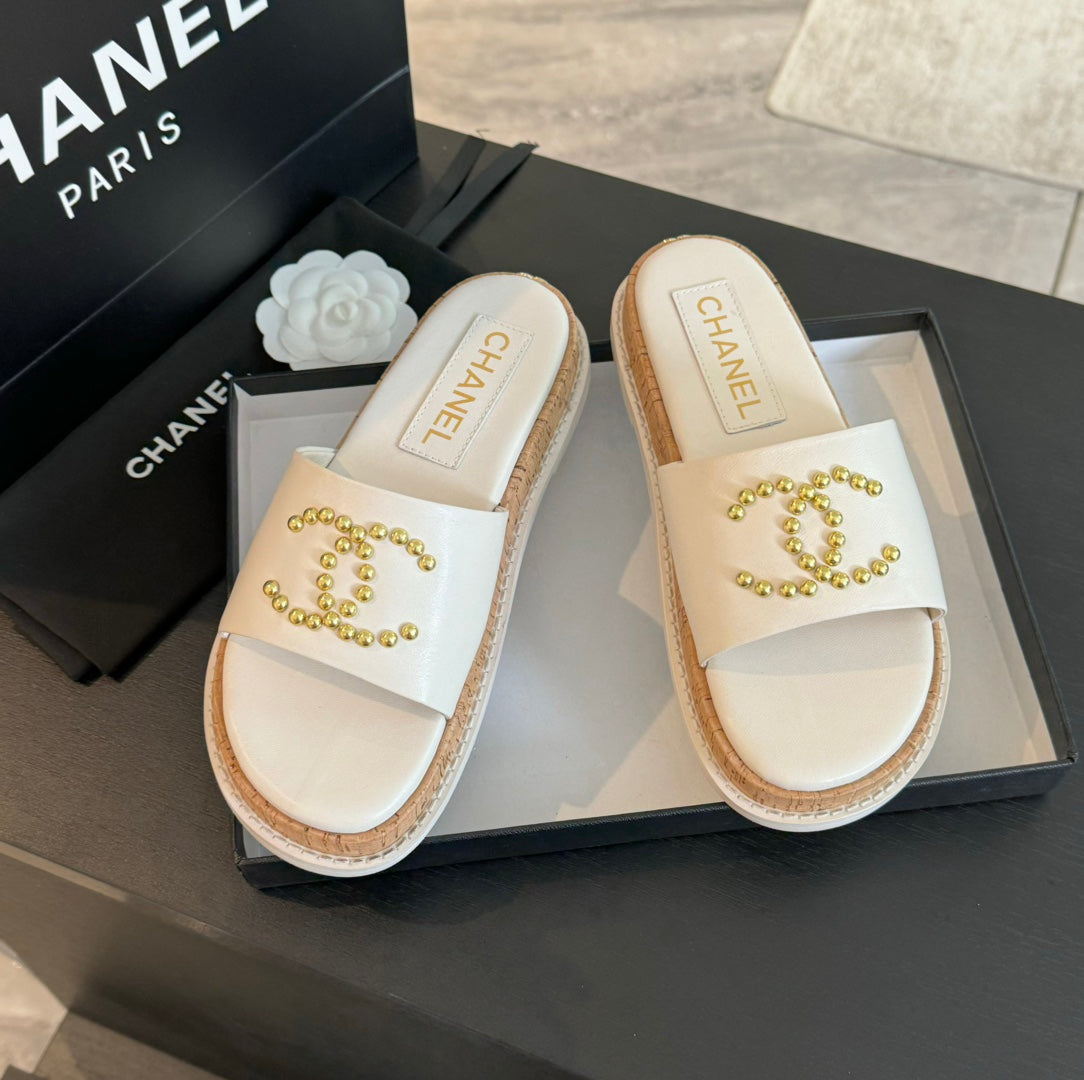 CHANEL 25C Slippers White Sheepskin 213107