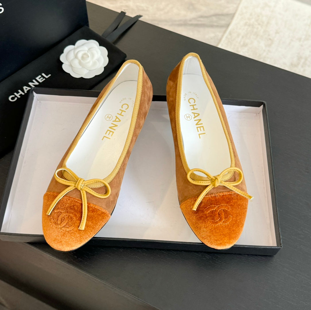CHANEL ballet flat brown suede amber canvas