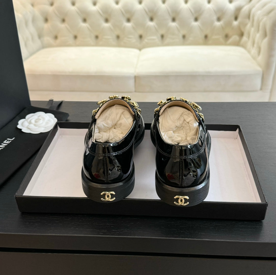 CHANEL 25C Loafer Glossy Black Leather 212970