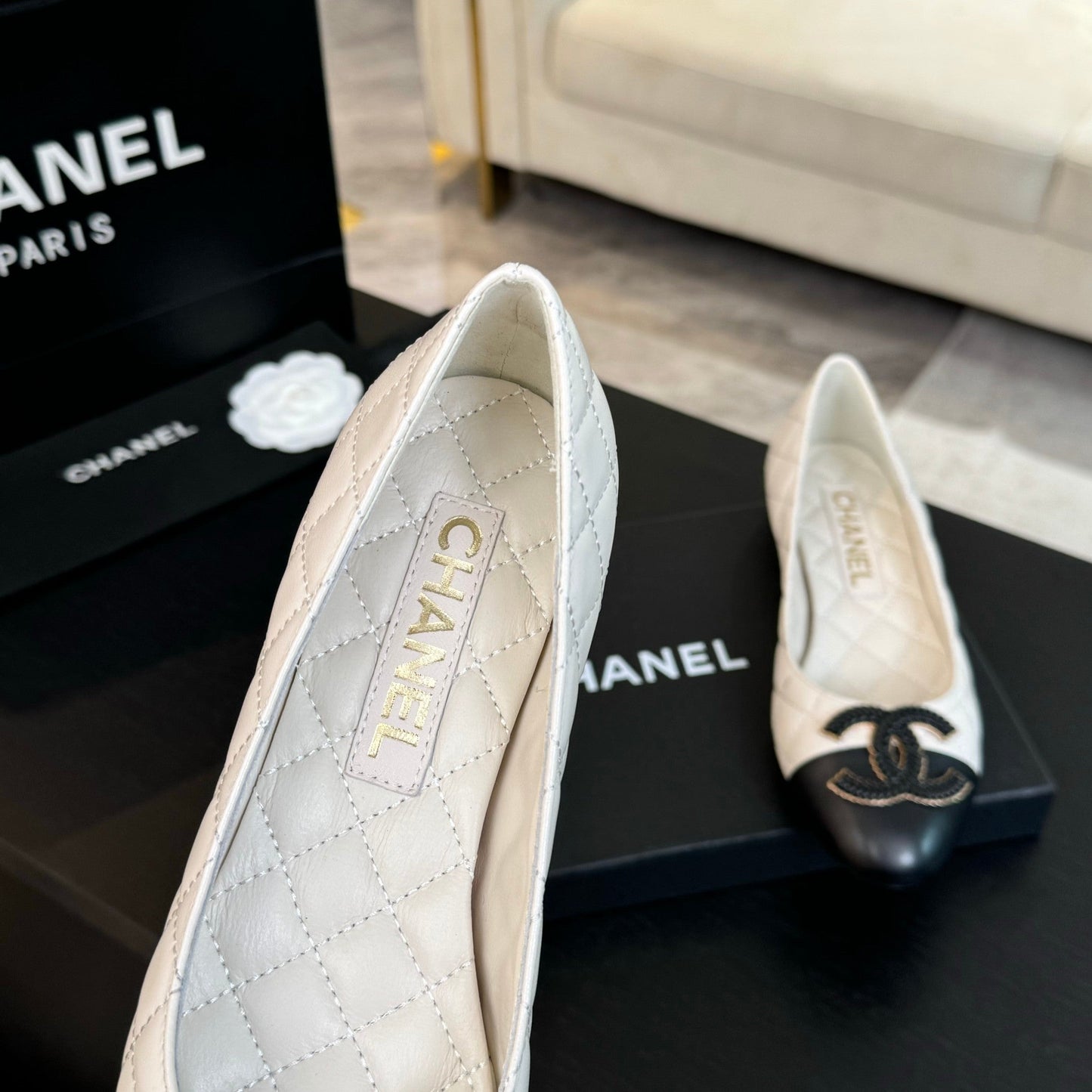 CHANEL ballet flat white quilted lambskin large black logo