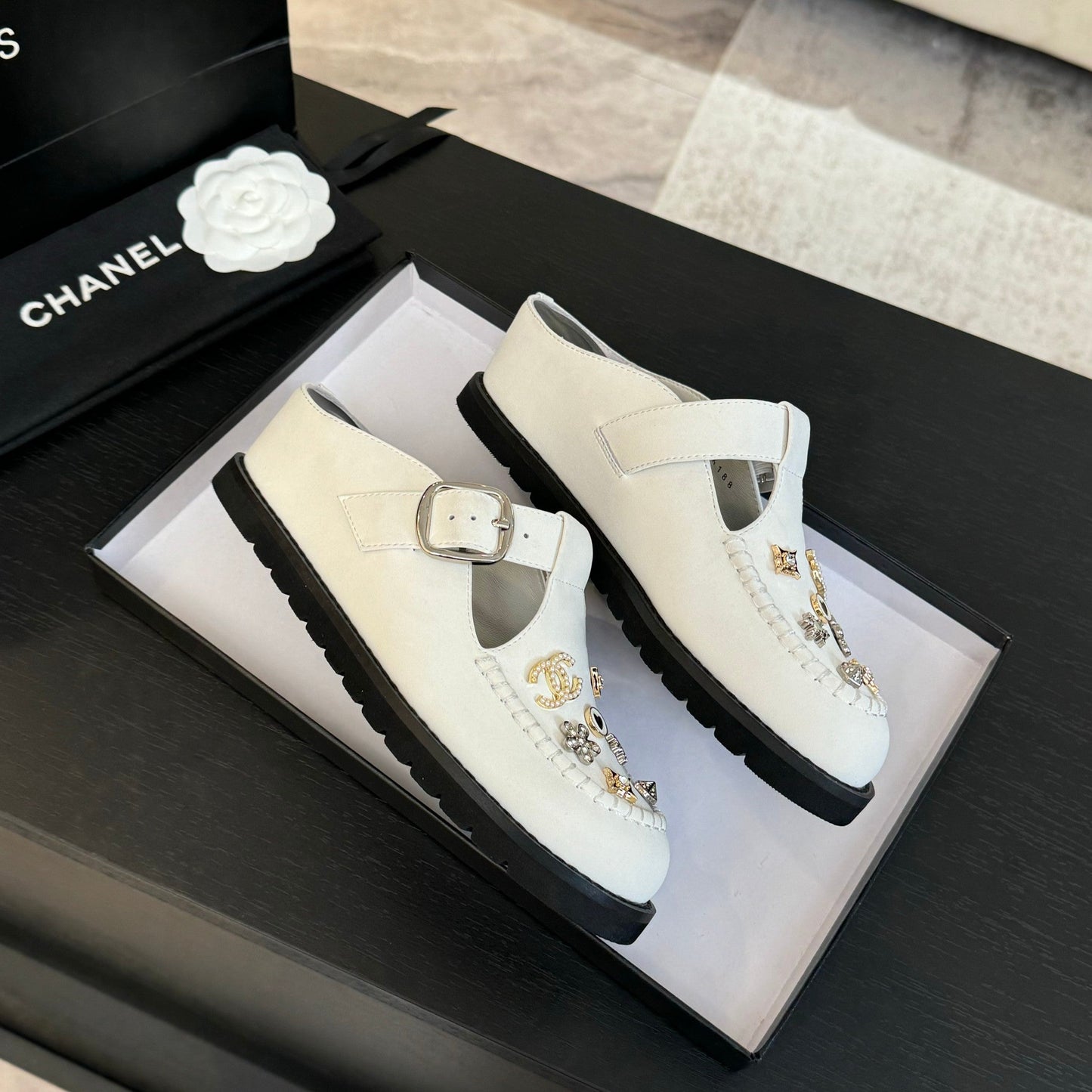 CHANEL 25C Mule Sandal White Imported Cowhide 212943