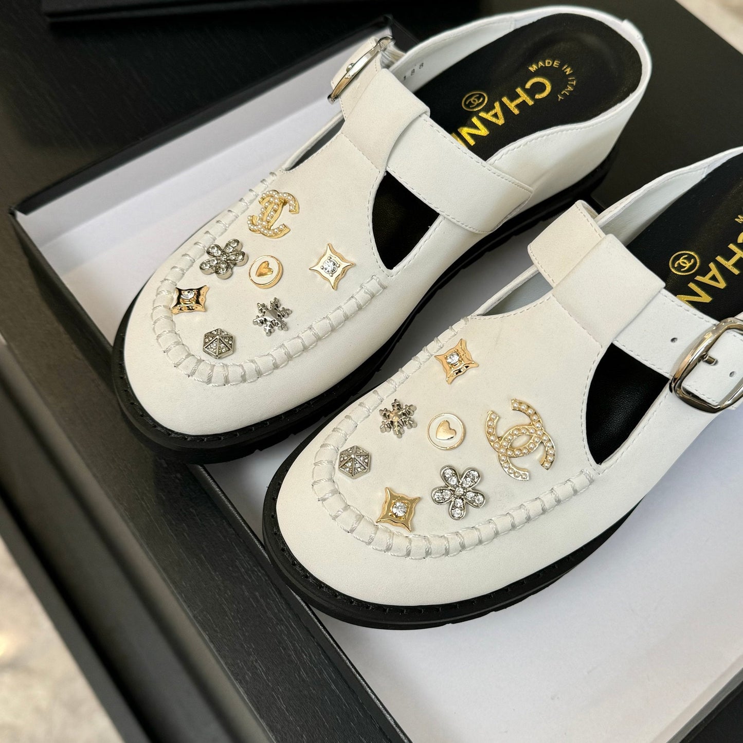 CHANEL 25C Mule Sandal White Imported Cowhide 212943