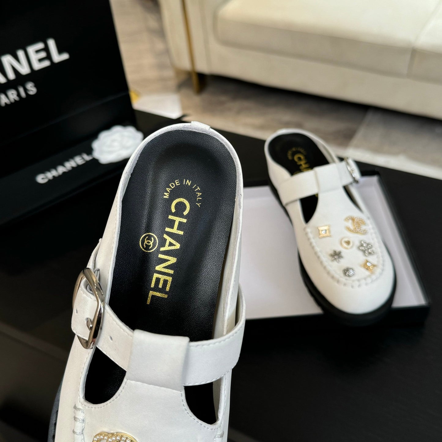 CHANEL 25C Mule Sandal White Imported Cowhide 212943