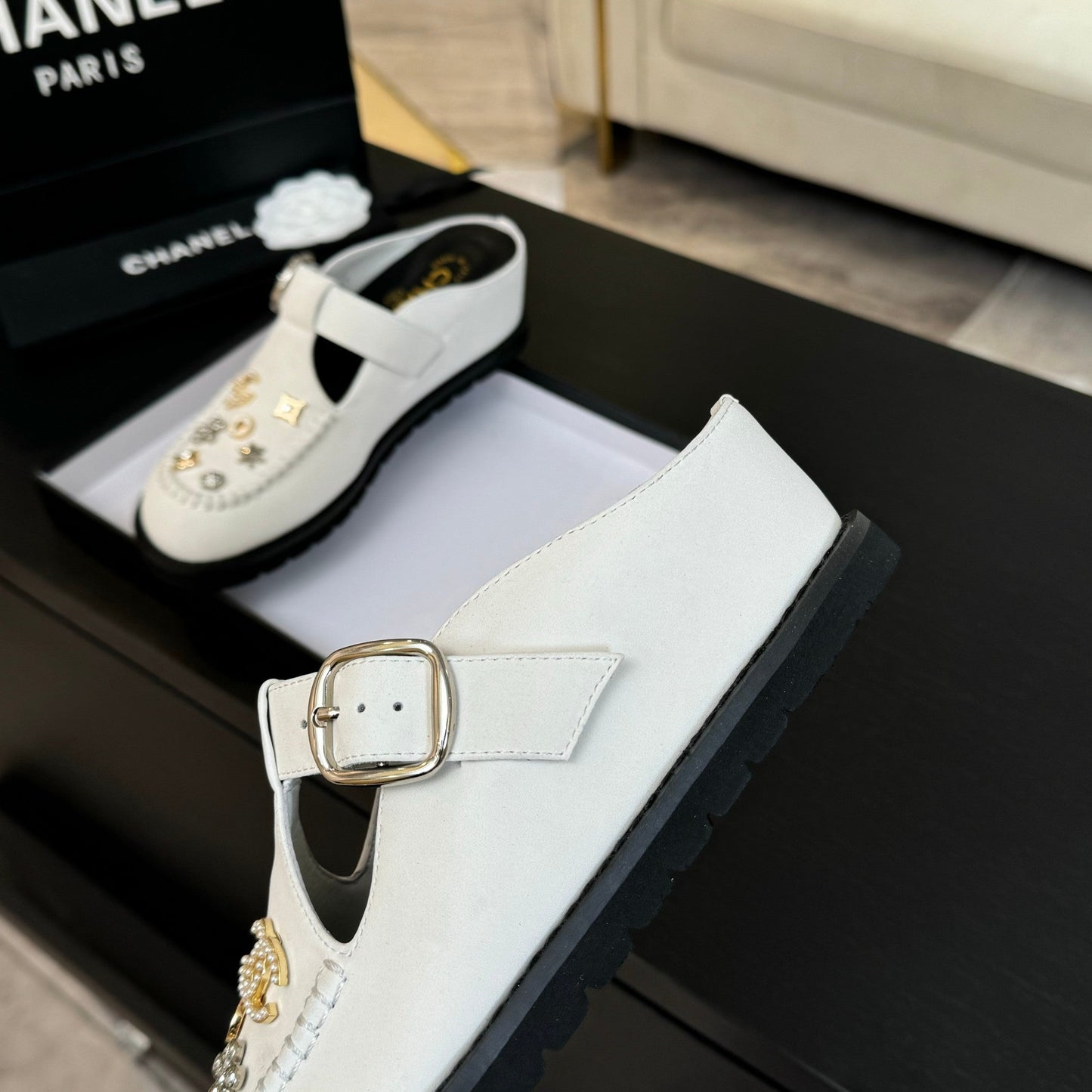 CHANEL 25C Mule Sandal White Imported Cowhide 212943