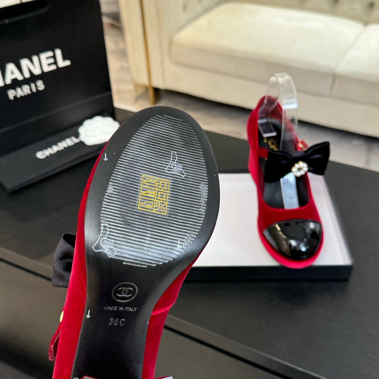 CHANEL 25C Mary Jane Velvet rose Imported Cowhide 212947