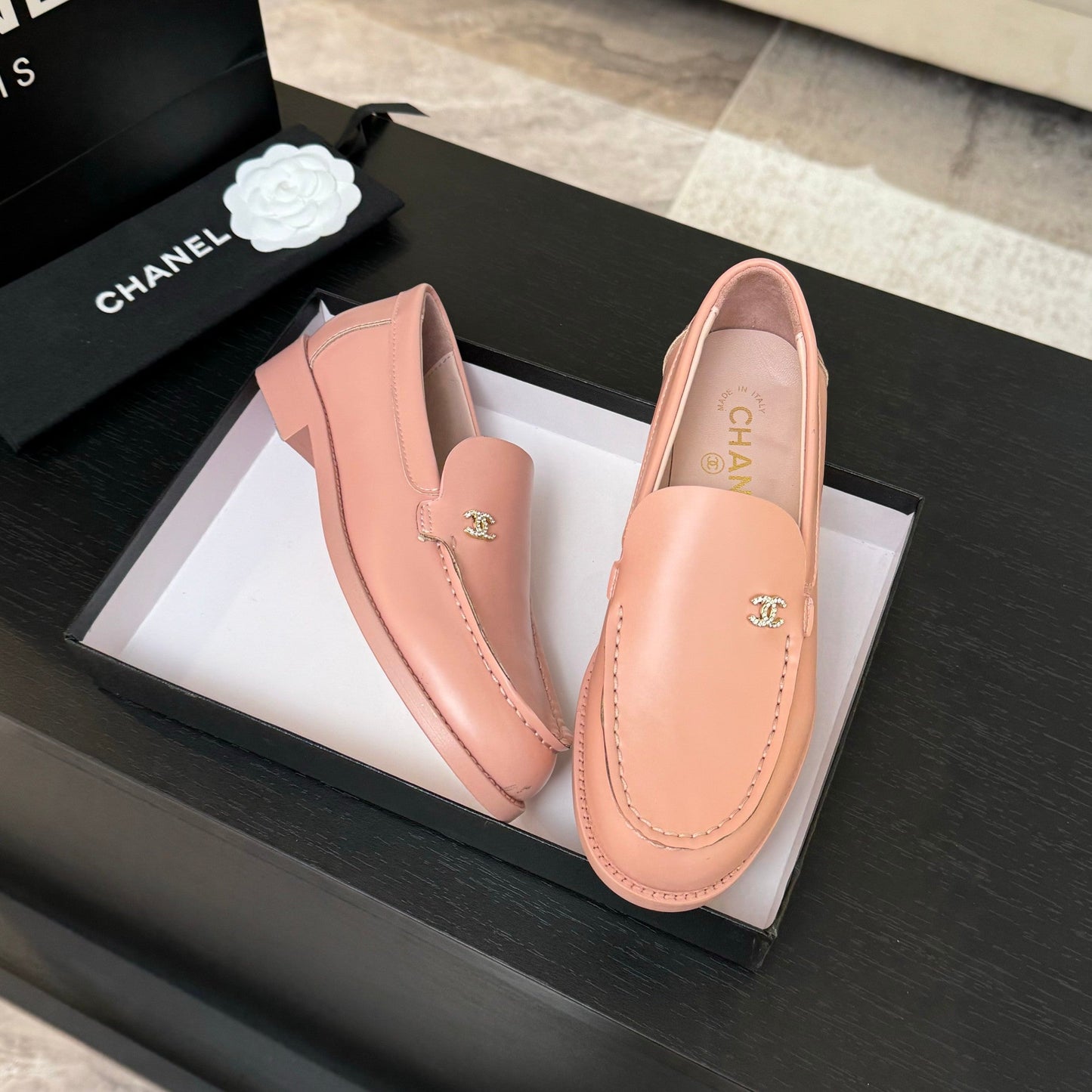 CHANEL 25C Moccasins Pink Patent Leather