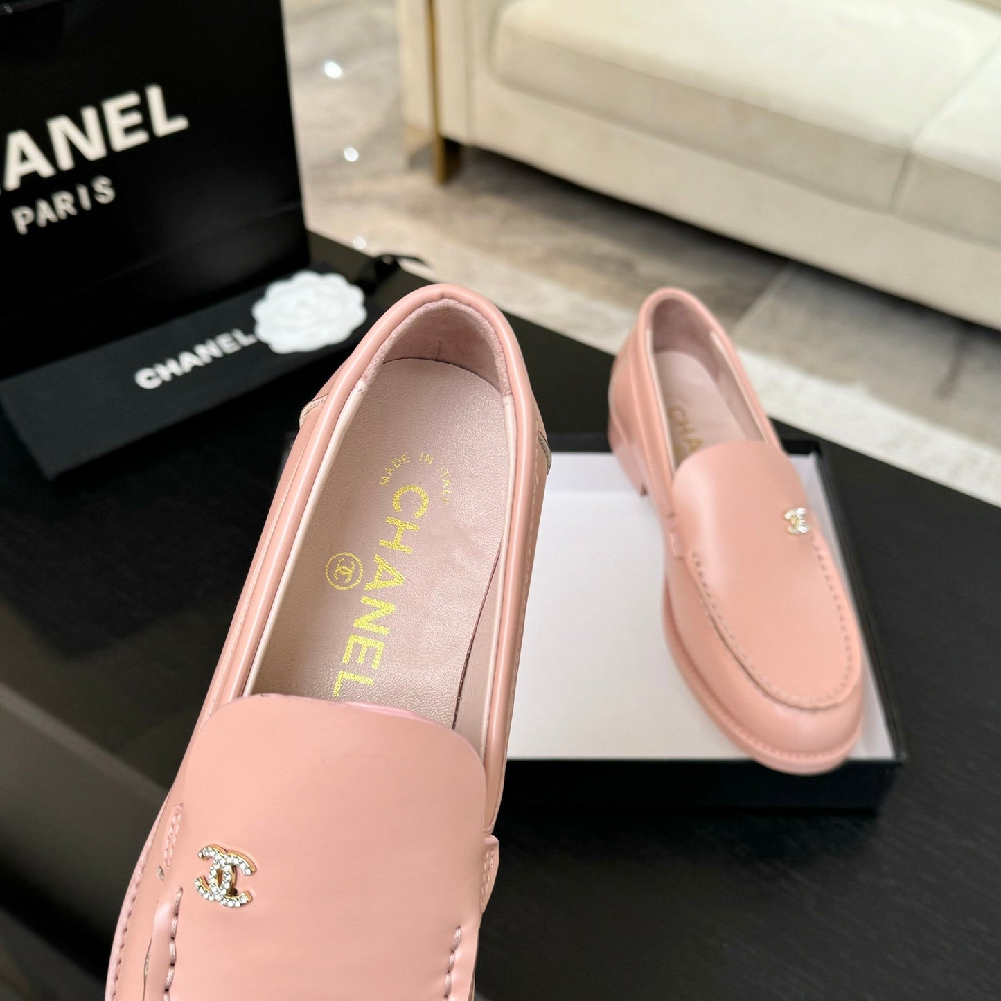 CHANEL 25C Moccasins Pink Patent Leather