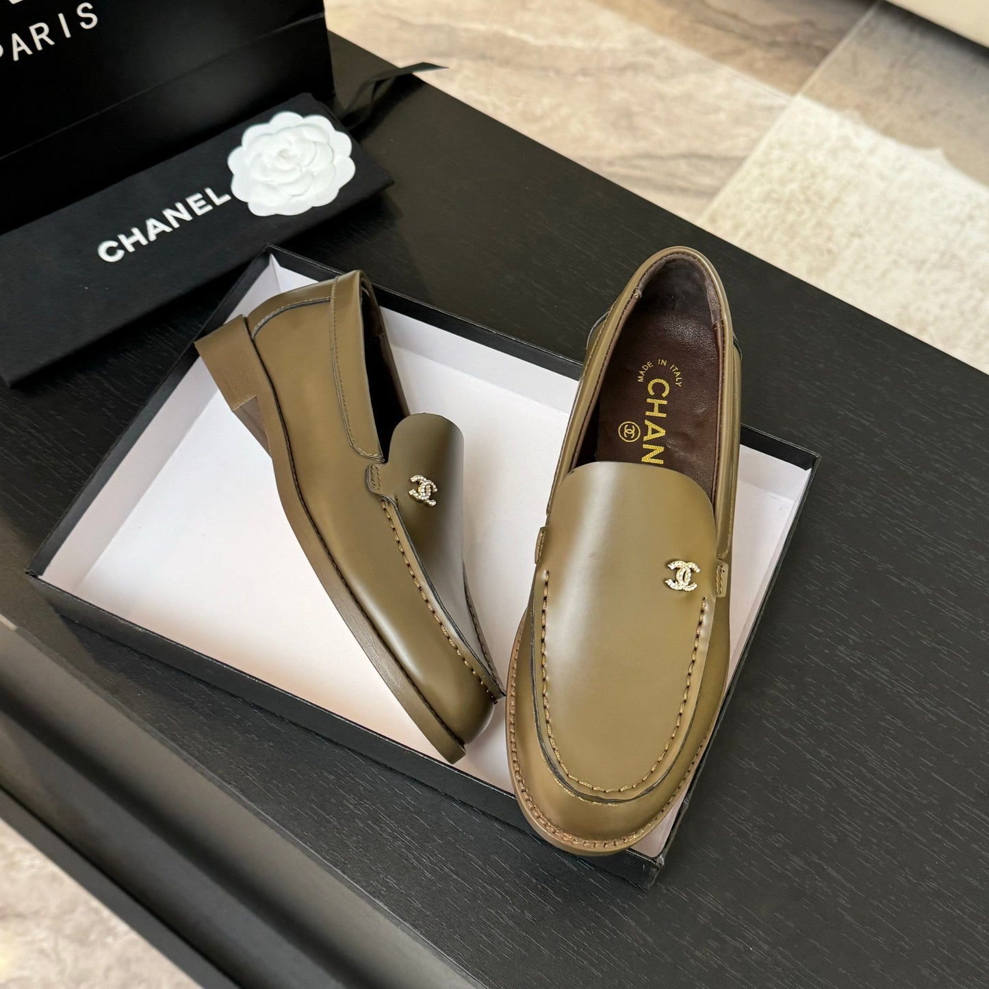CHANEL 25C Moccasins Bronze Olive Patent Leather