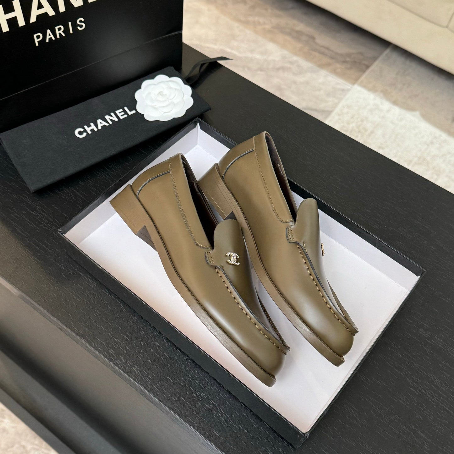 CHANEL 25C Moccasins Bronze Olive Patent Leather