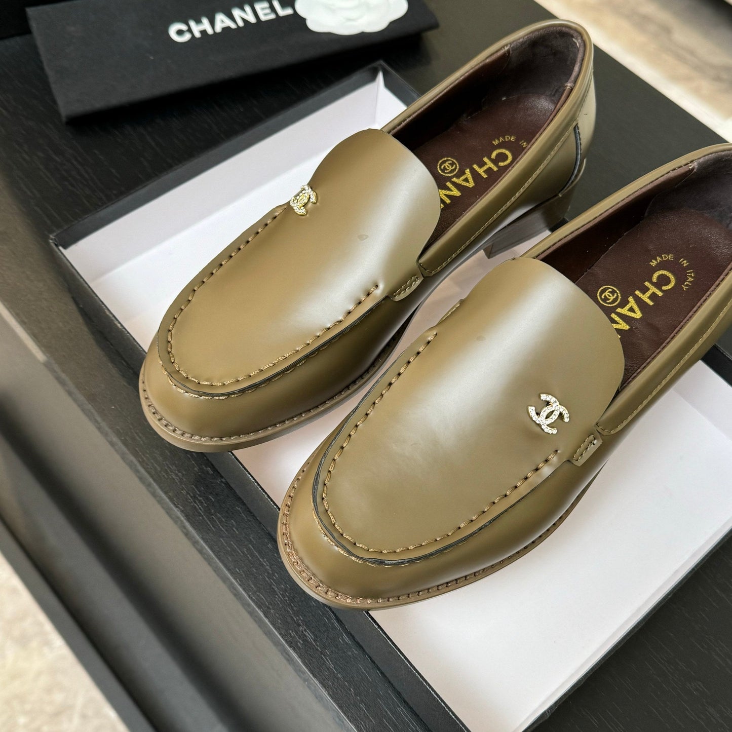 CHANEL 25C Moccasins Bronze Olive Patent Leather