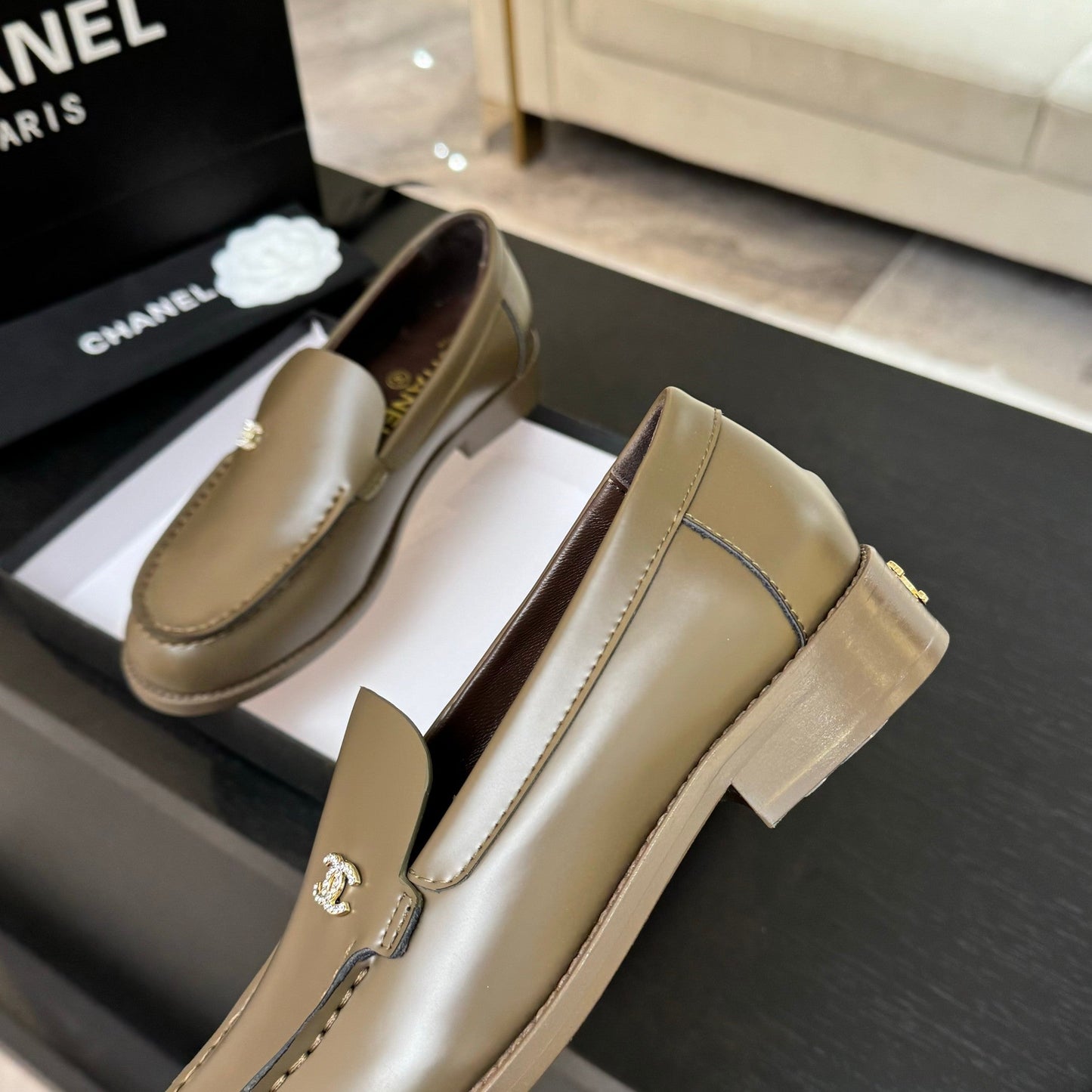 CHANEL 25C Moccasins Bronze Olive Patent Leather