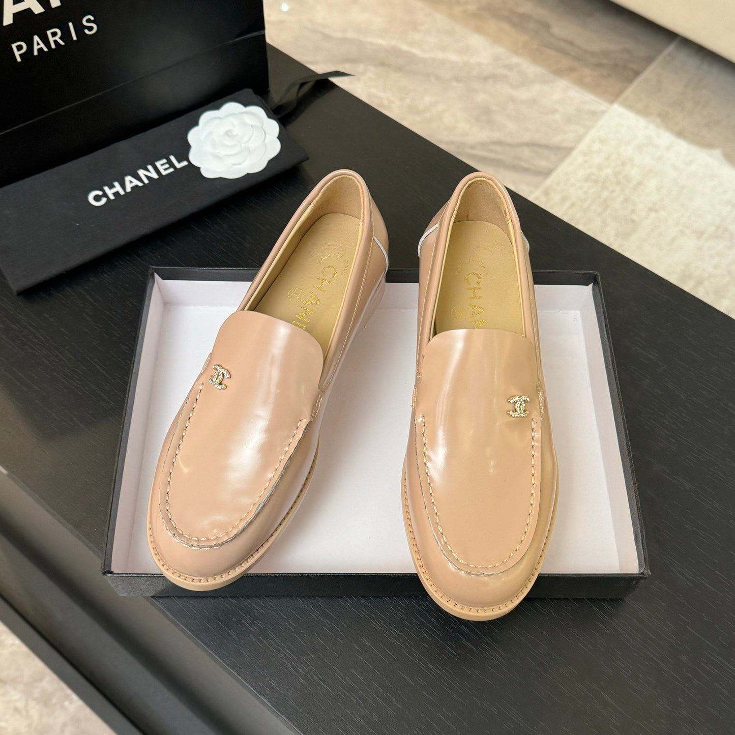 CHANEL 25C Moccasins Beige Patent Leather