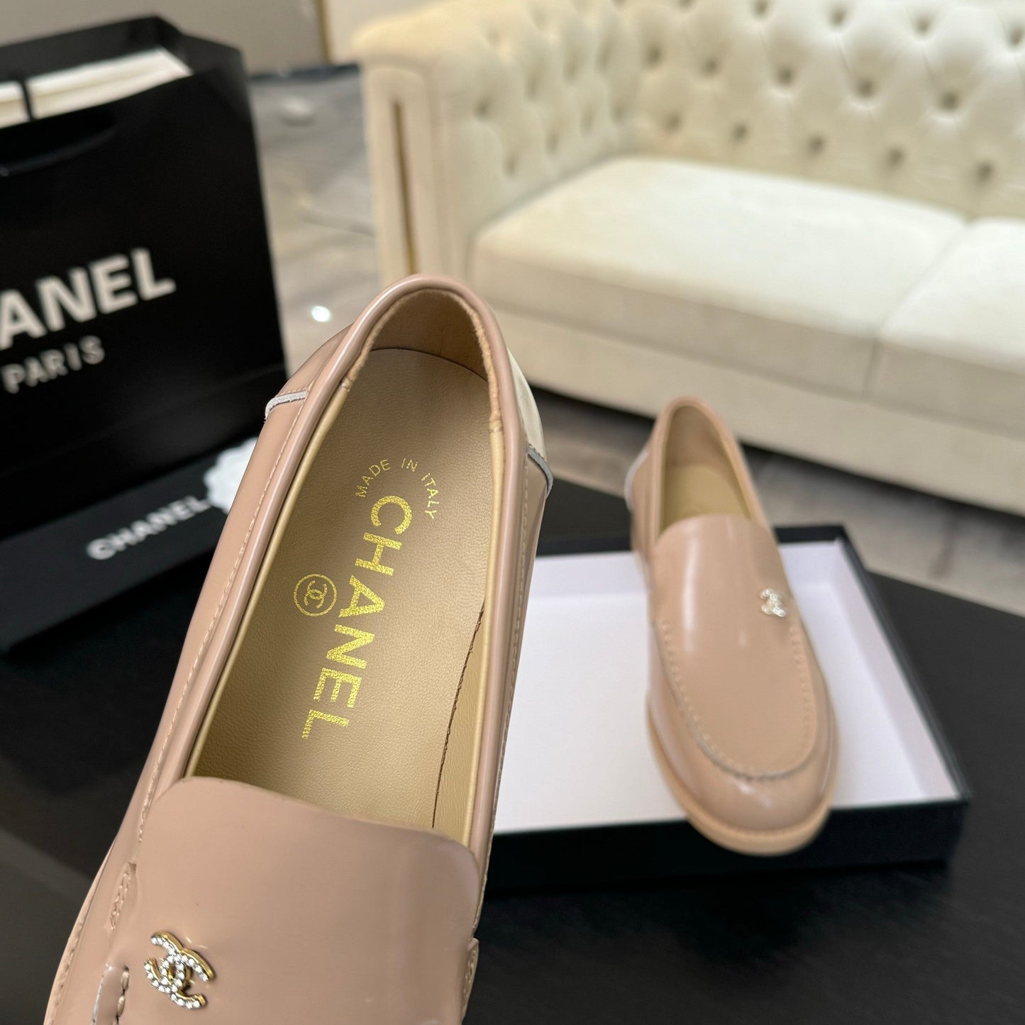 CHANEL 25C Moccasins Beige Patent Leather