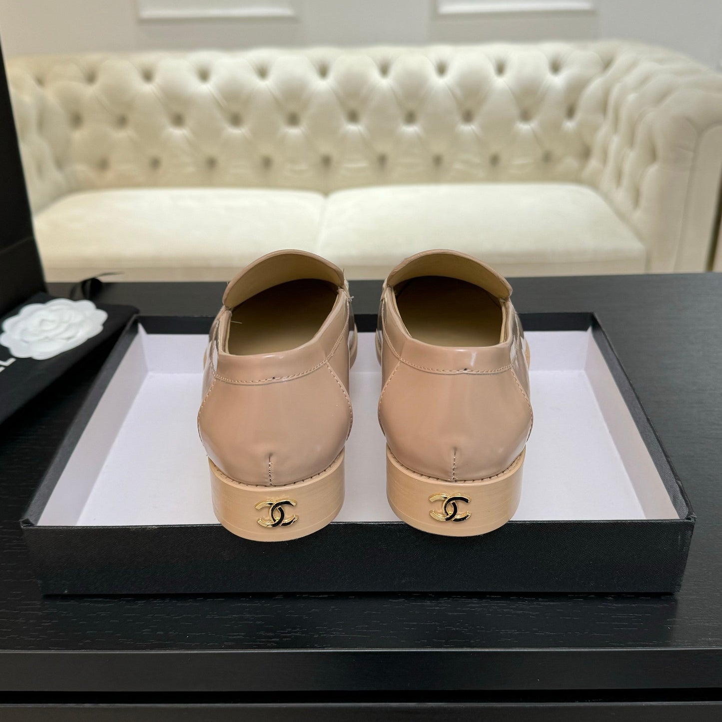 CHANEL 25C Moccasins Beige Patent Leather