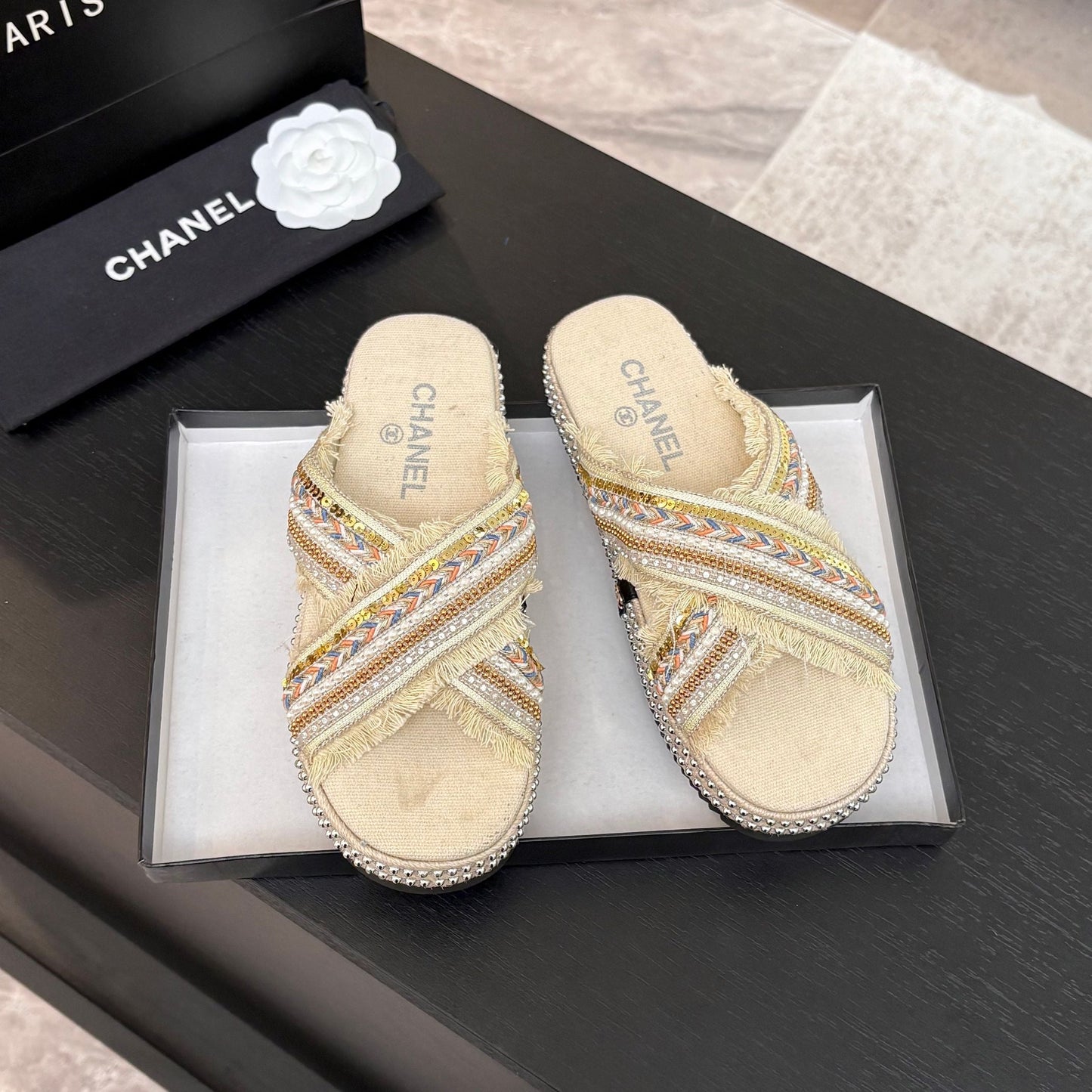 CHANEL 25C Thick-Soled Slipper In Black Denim Navajo White Fabric 213233