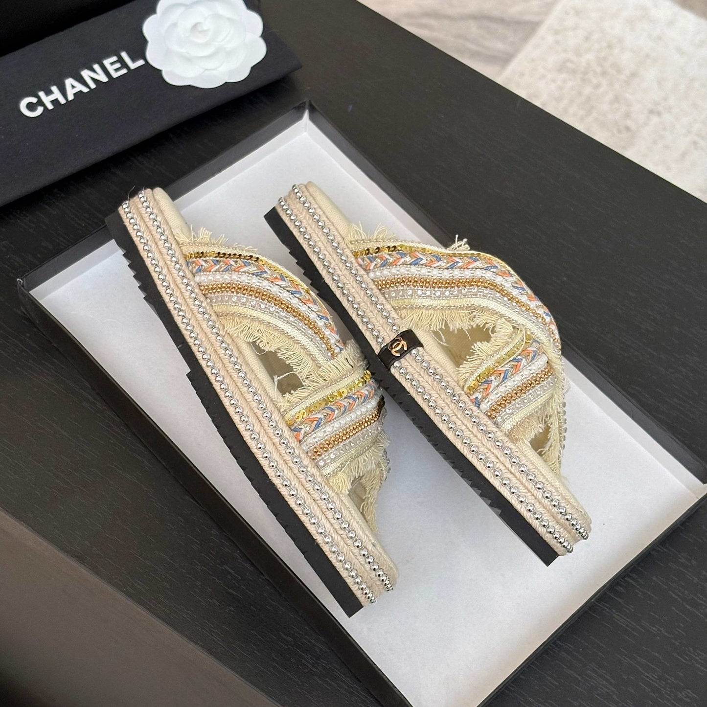 CHANEL 25C Thick-Soled Slipper In Black Denim Navajo White Fabric 213233