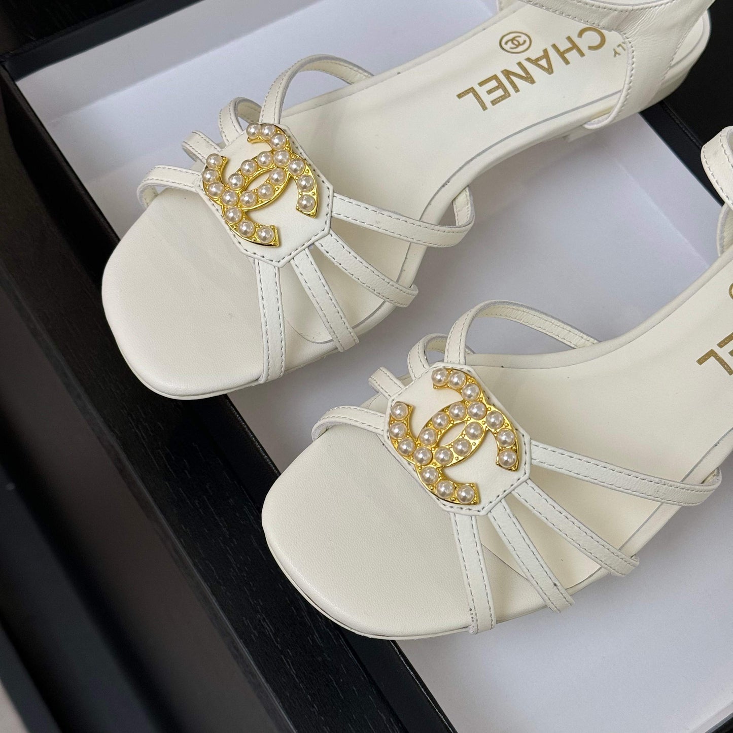 CHANEL 45mm Sandal White Sheepskin 212927
