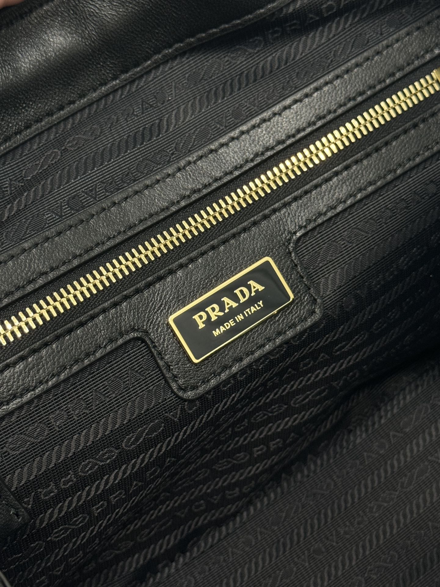 PRADA MEDIUM TOP HANDLE BAG 30 IN BLACK NYLON AND CALFSKIN TRIM