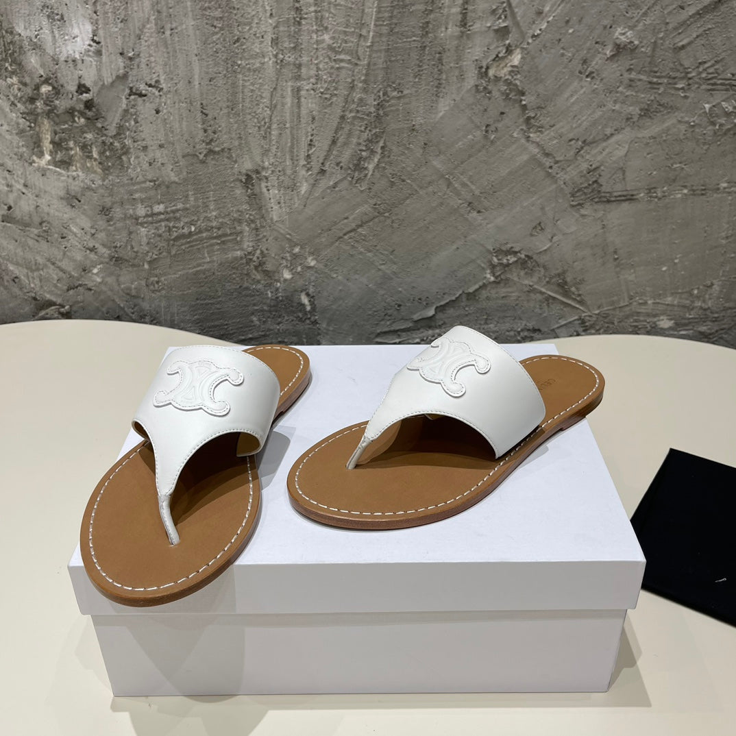 Celine WOMEN TRIOMPHE FLAT THONG IN CALFSKIN WHITE