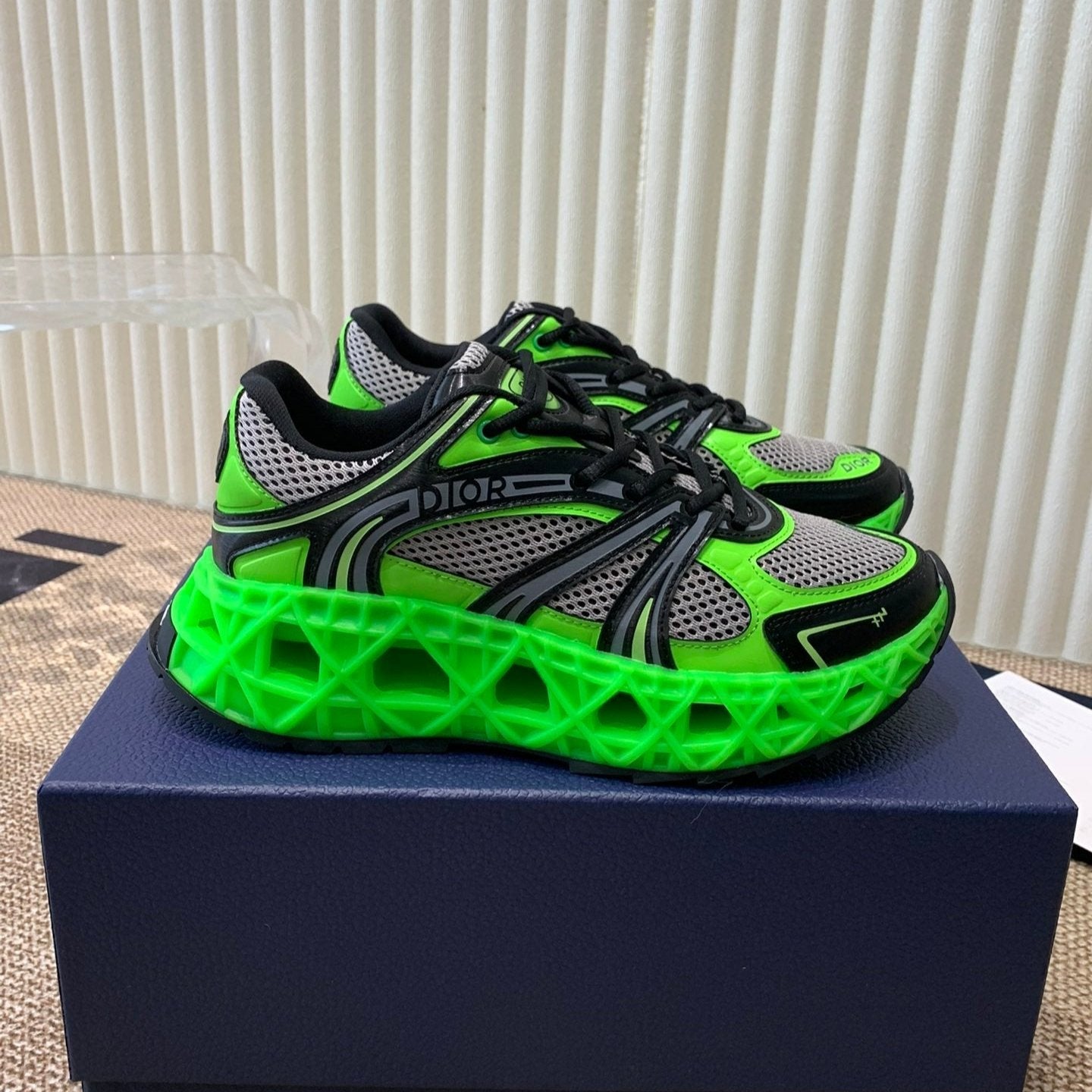 DIOR Sneaker B35 In Green Mix White Black Calfskin And Fabric 113119