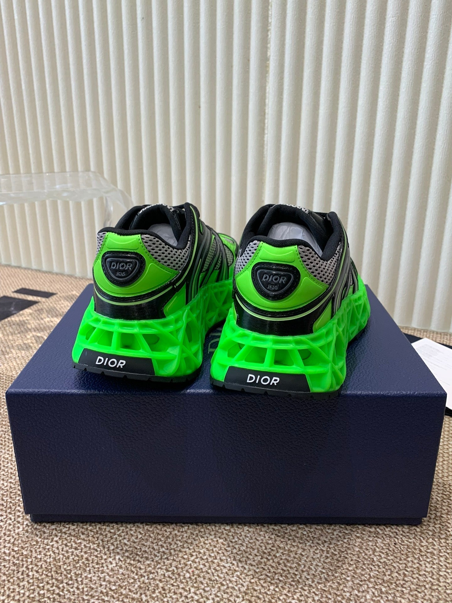 DIOR Sneaker B35 In Green Mix White Black Calfskin And Fabric 113119