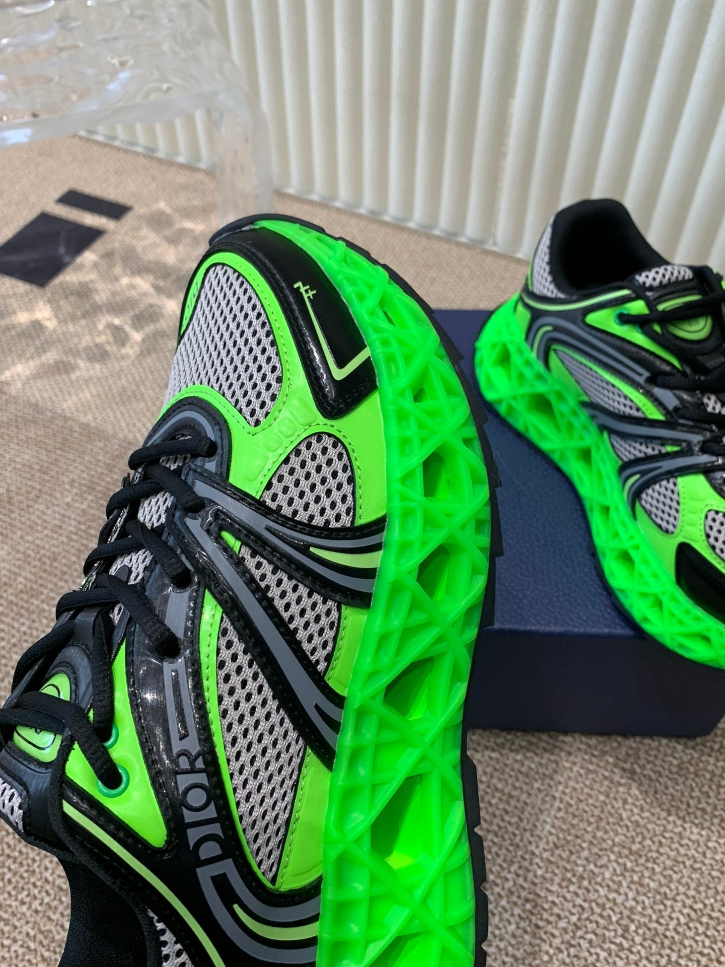 DIOR Sneaker B35 In Green Mix White Black Calfskin And Fabric 113119