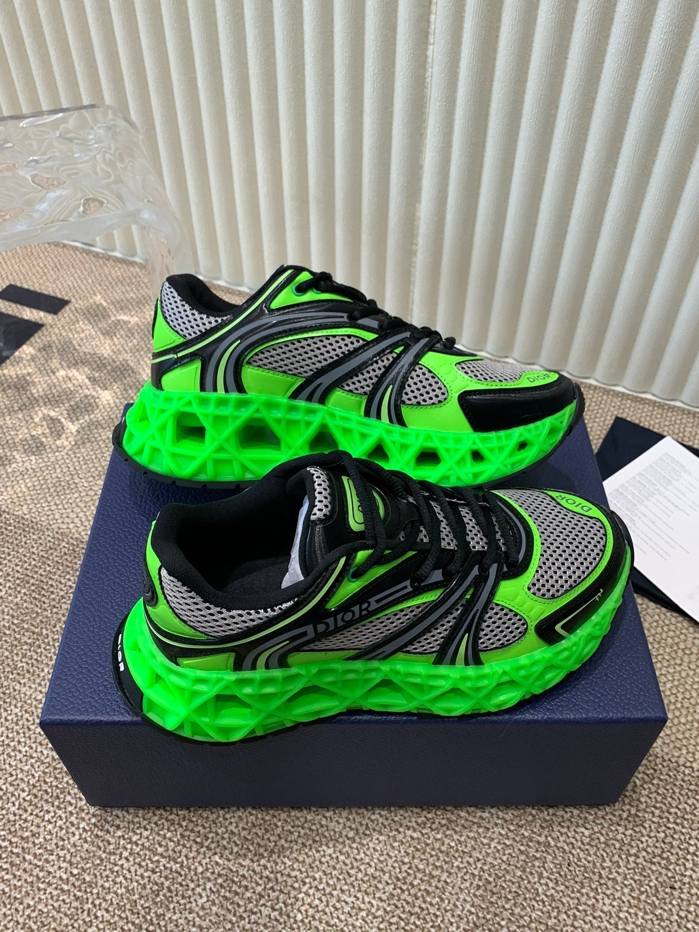 DIOR Sneaker B35 In Green Mix White Black Calfskin And Fabric 113119