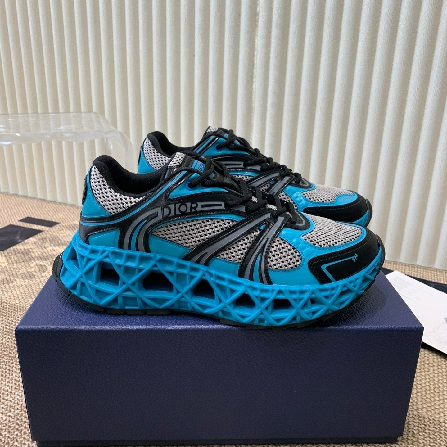 DIOR Sneaker B35 In Blue Mix White Black Calfskin And Fabric 113121