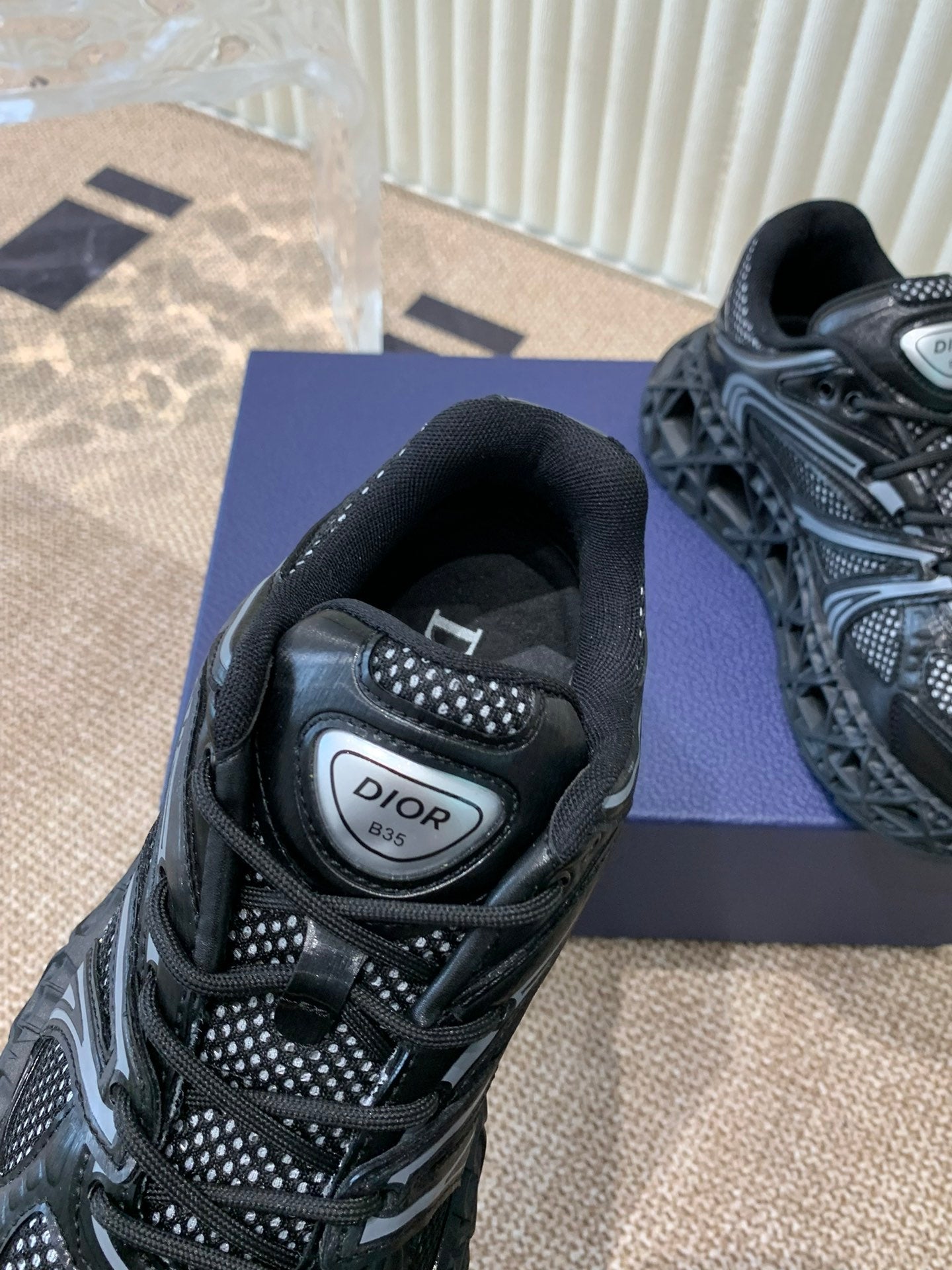DIOR Sneaker B35 In Black Calfskin And Fabric 113123