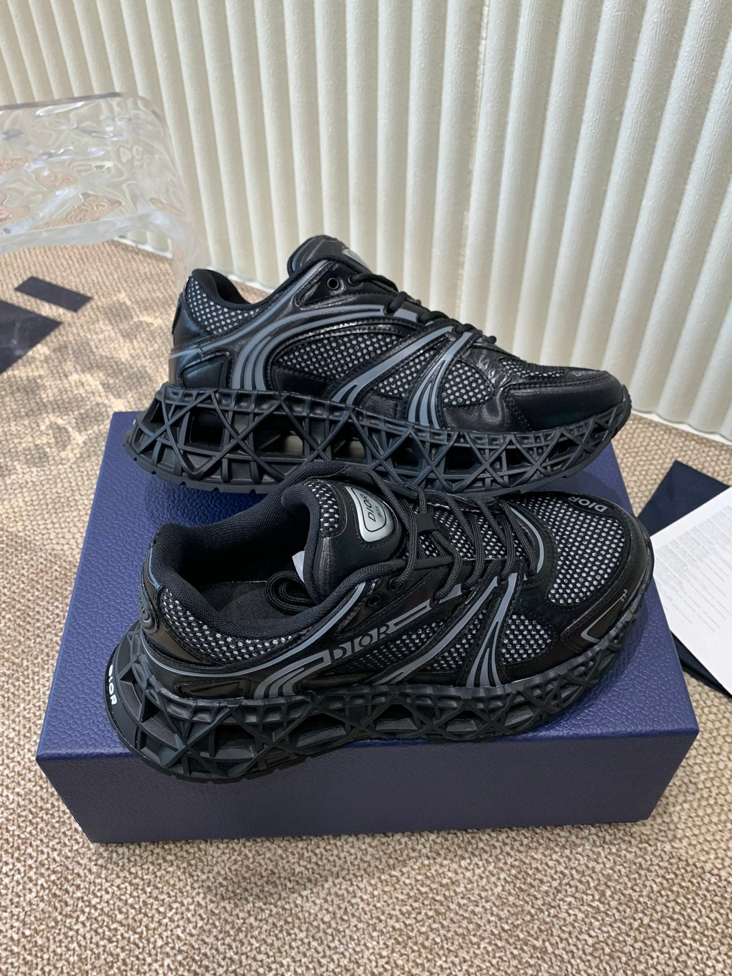 DIOR Sneaker B35 In Black Calfskin And Fabric 113123
