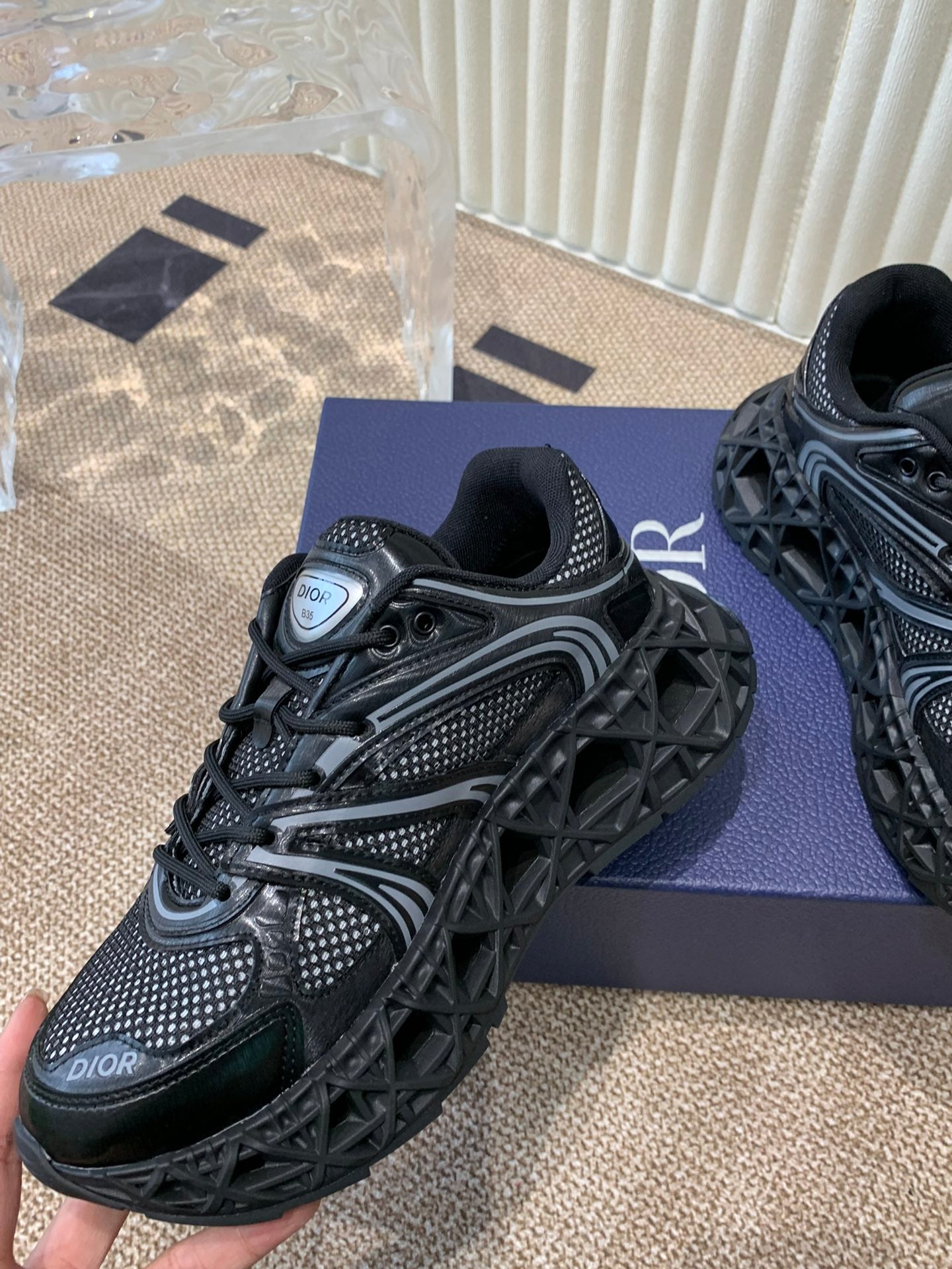 DIOR Sneaker B35 In Black Calfskin And Fabric 113123