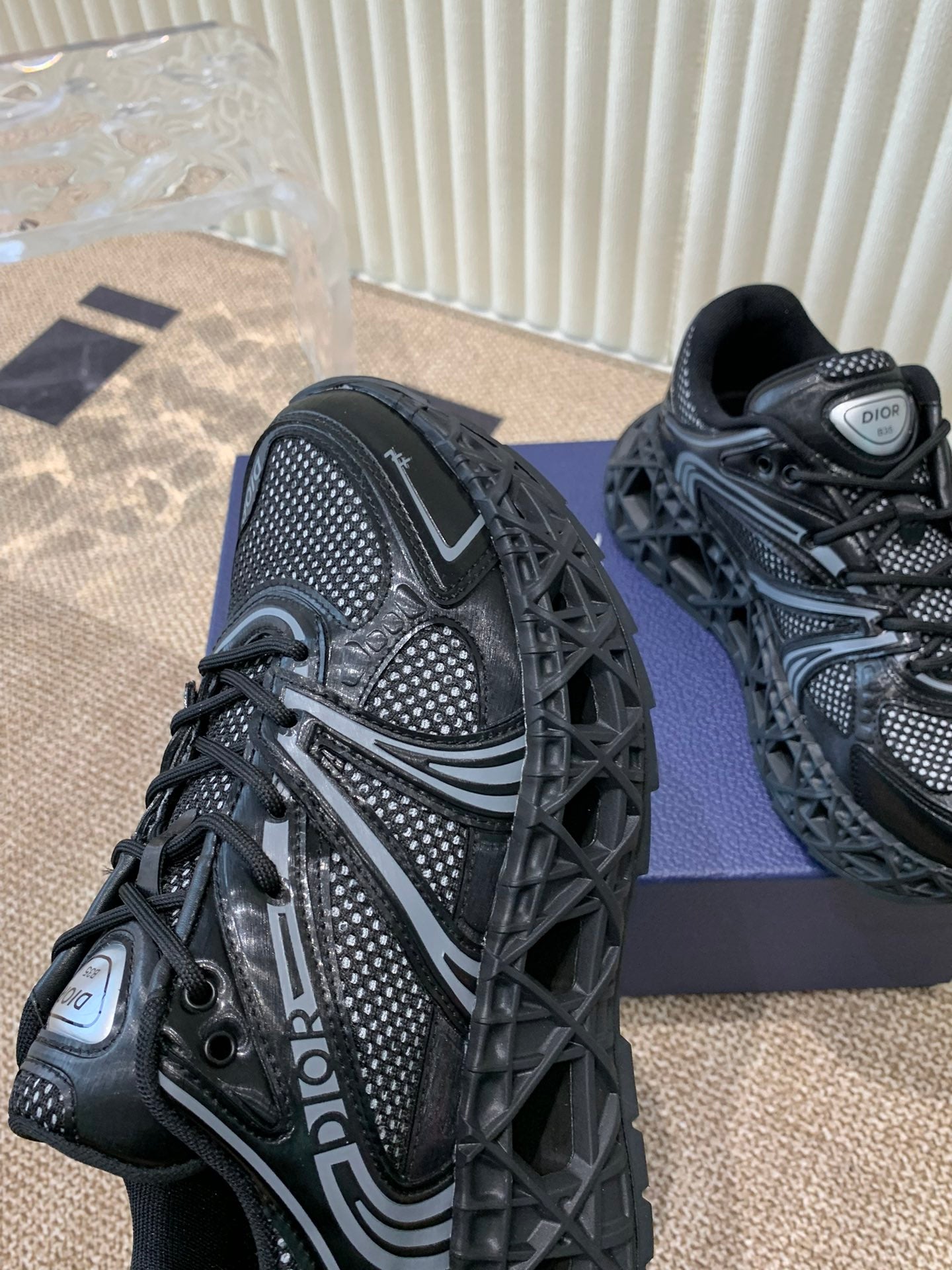 DIOR Sneaker B35 In Black Calfskin And Fabric 113123