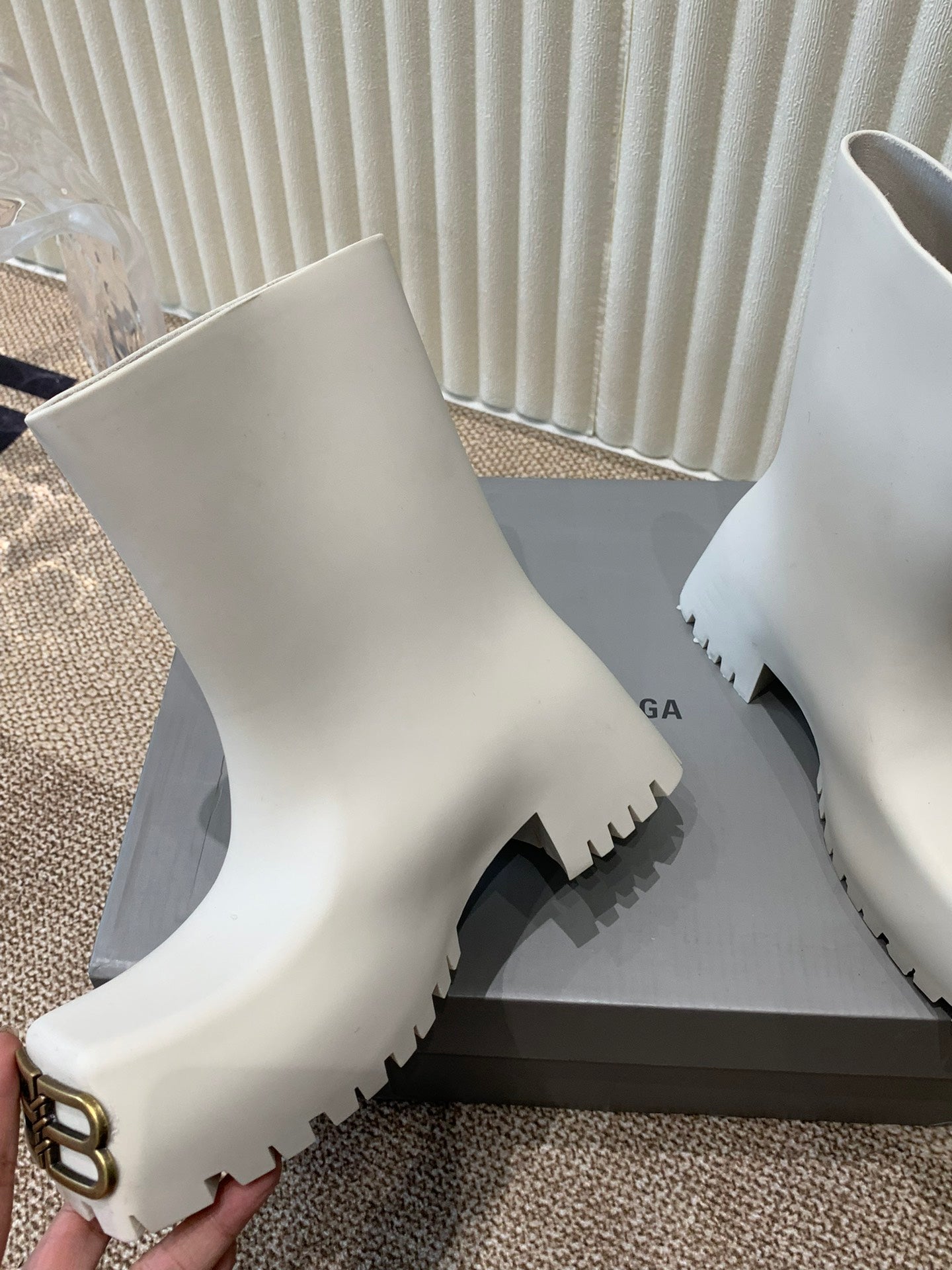 Balanciaga WHITE SCULPTED RUBBER BOOTS WITH GOLD MONOGRAM