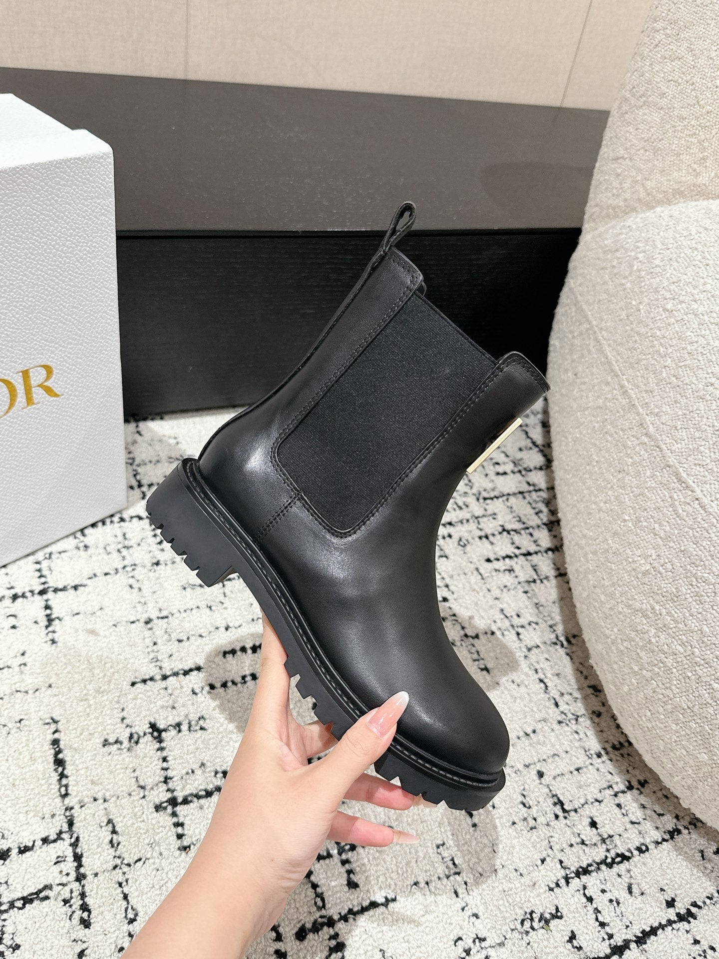 DIOR Miss DIOR Chelsea Boots In Black Calfskin 103729