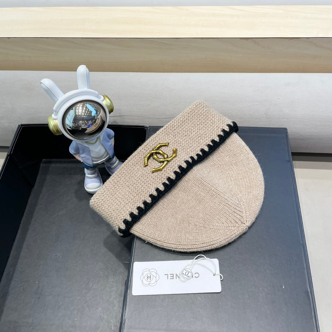 CHANEL BEANIE HAT IN CAMEL BEIGE WOOL 419781