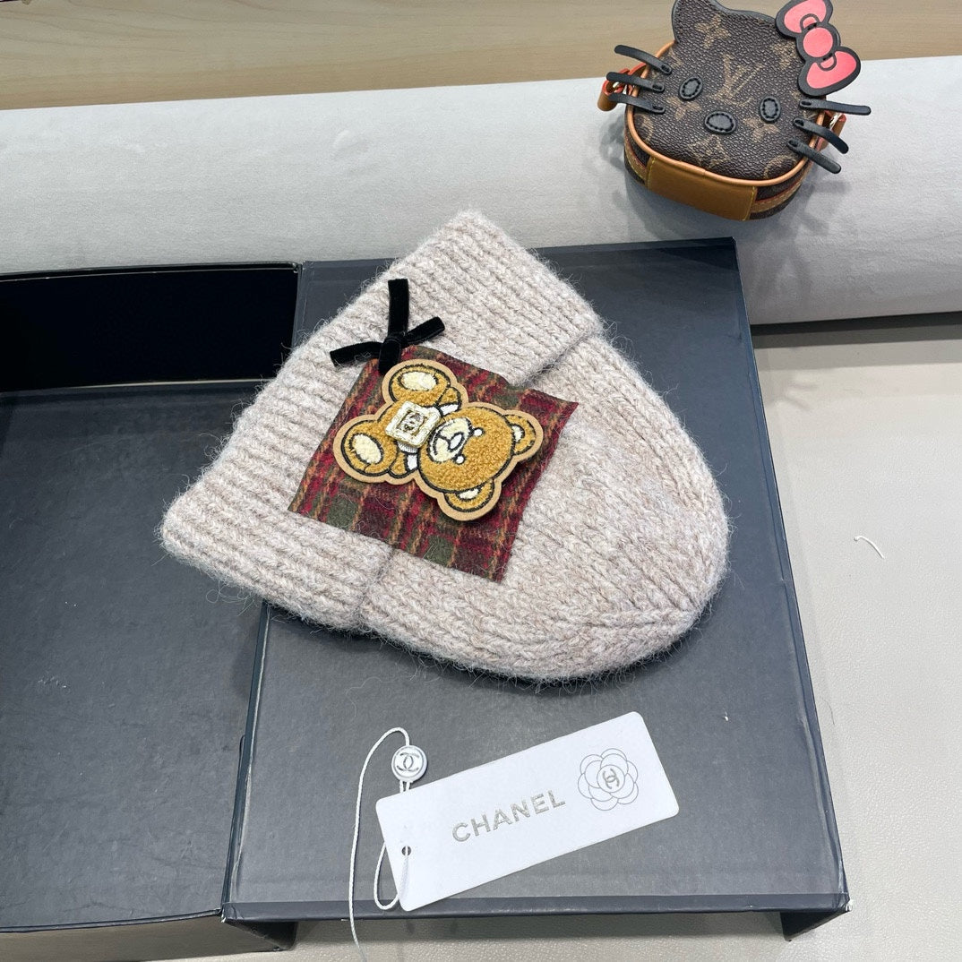 CHANEL BEANIE HAT IN CAMEL BEIGE WOOL WITH BOW 421255