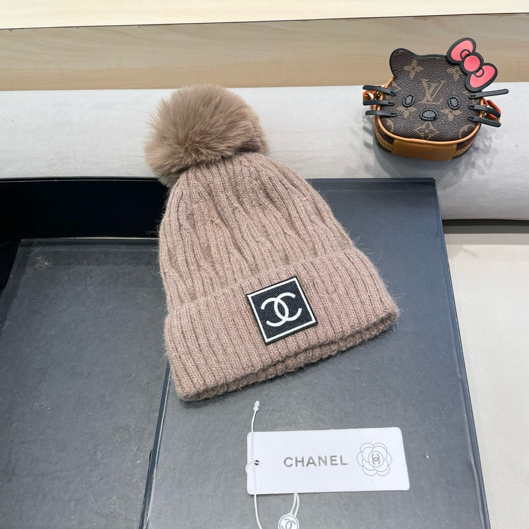 CHANEL BEANIE HAT IN LIGHT BROWN WOOL 422175
